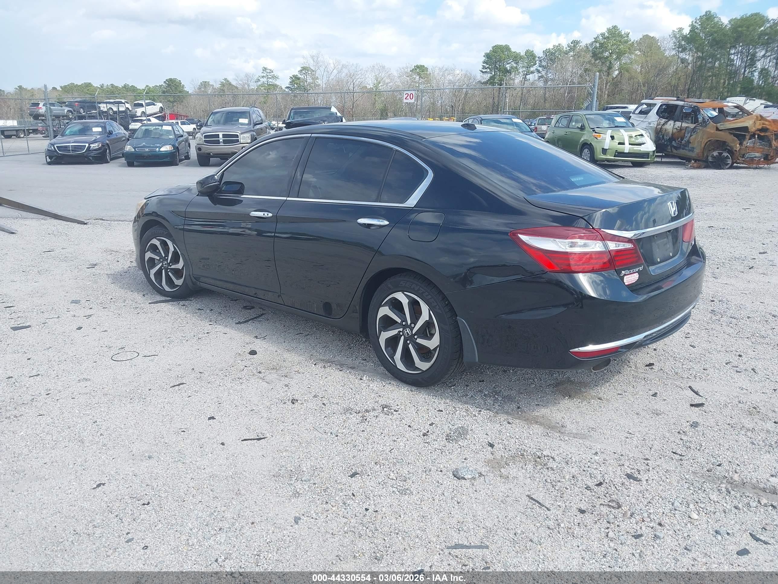 HONDA ACCORD image 3