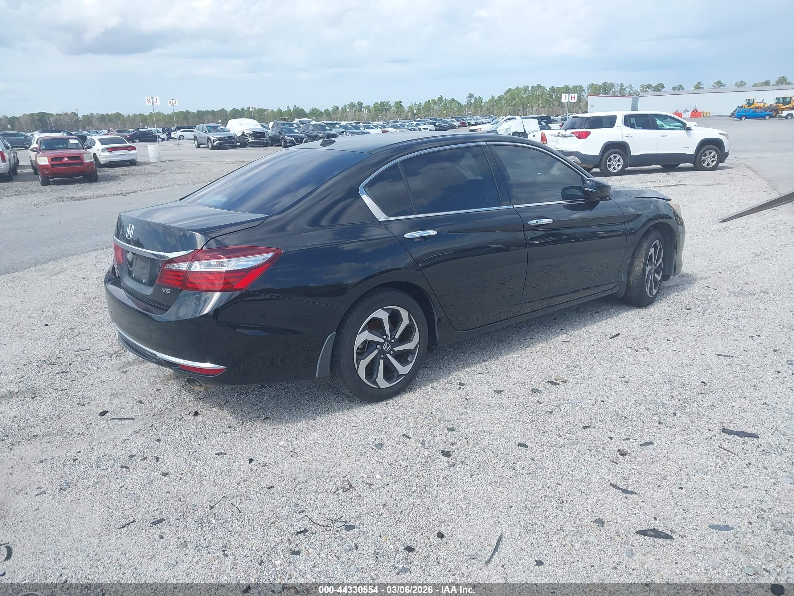 HONDA ACCORD image 4