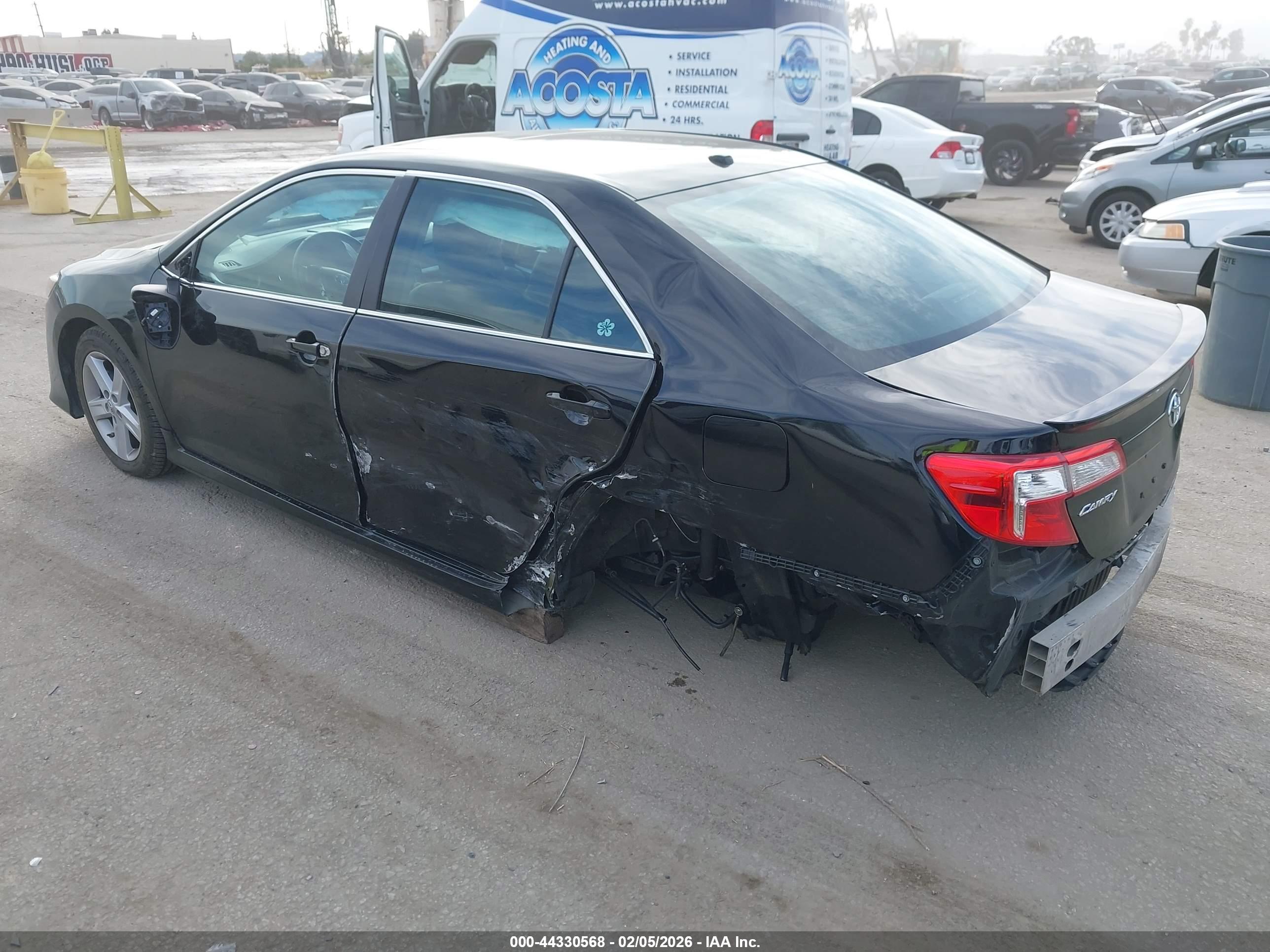 TOYOTA CAMRY image 3