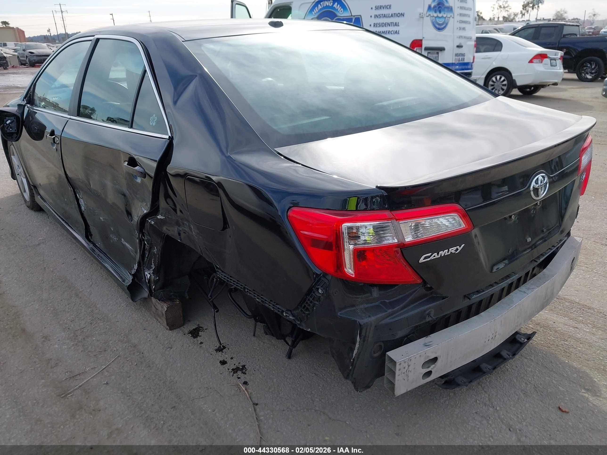 TOYOTA CAMRY image 6