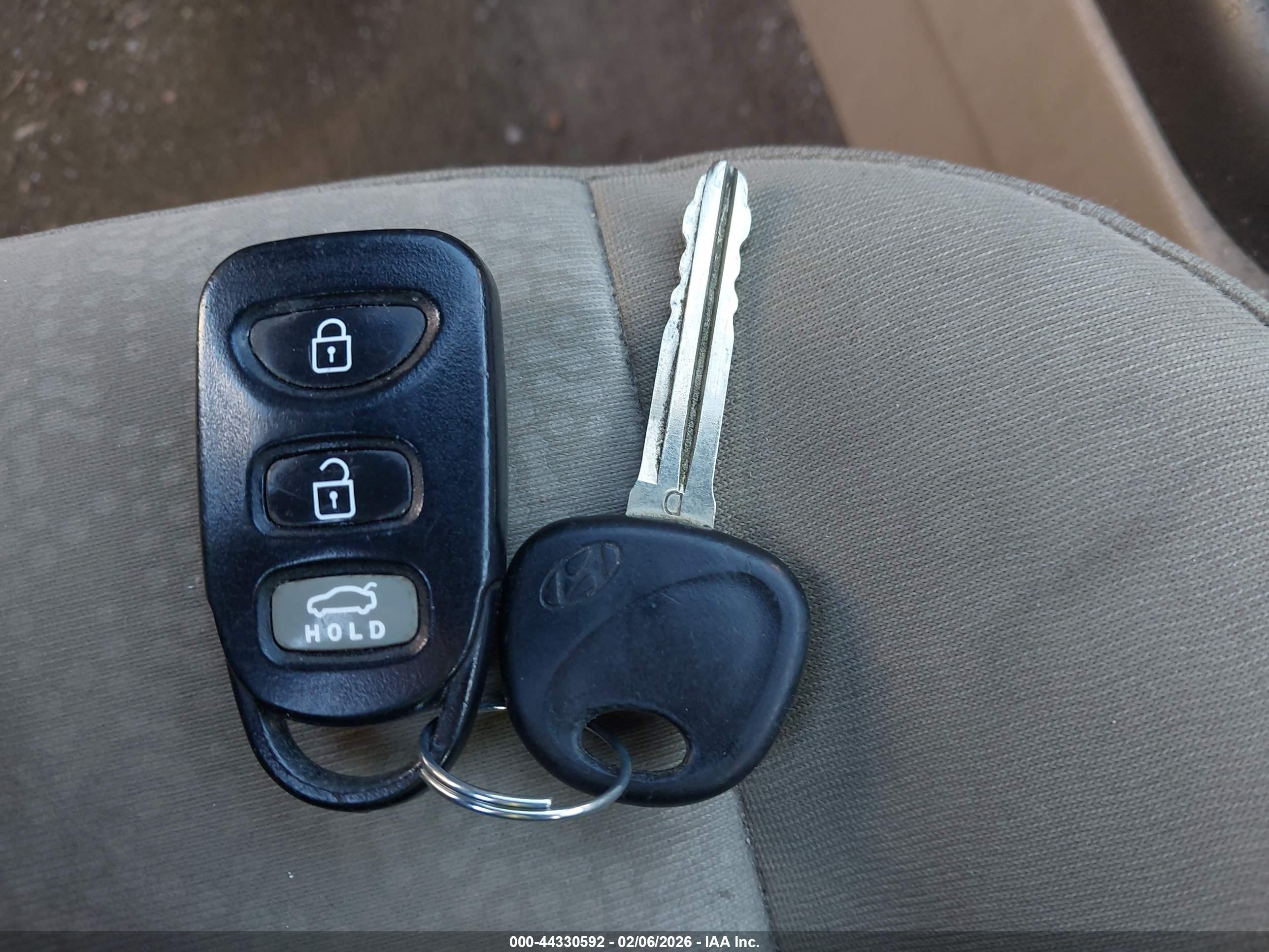 HYUNDAI ELANTRA image 11
