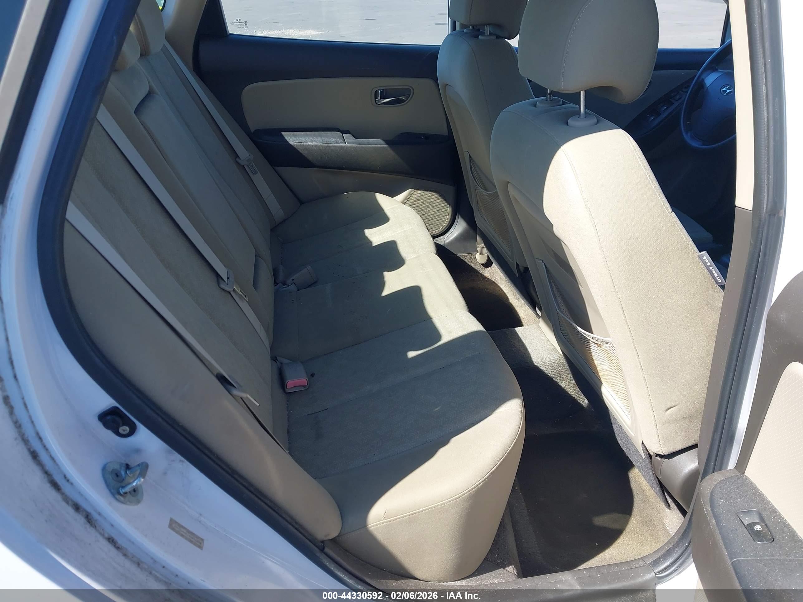 HYUNDAI ELANTRA image 8