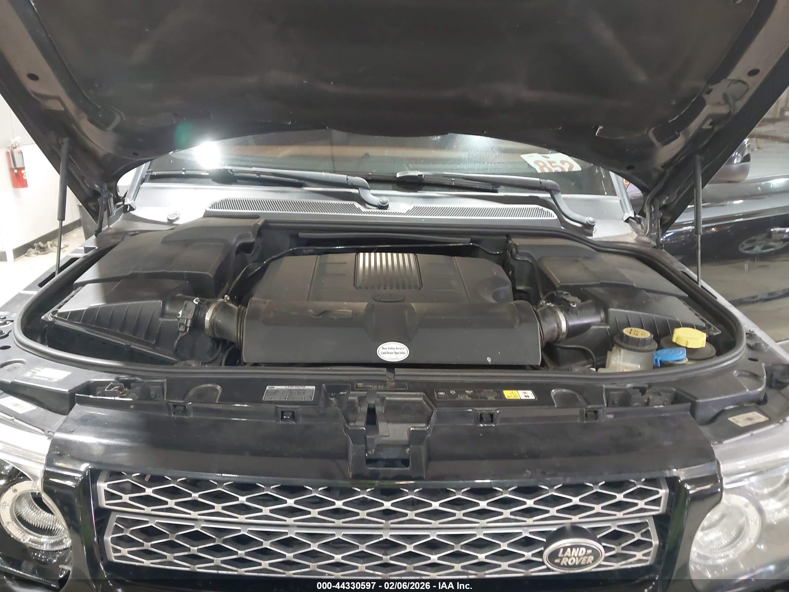 LAND ROVER image 10