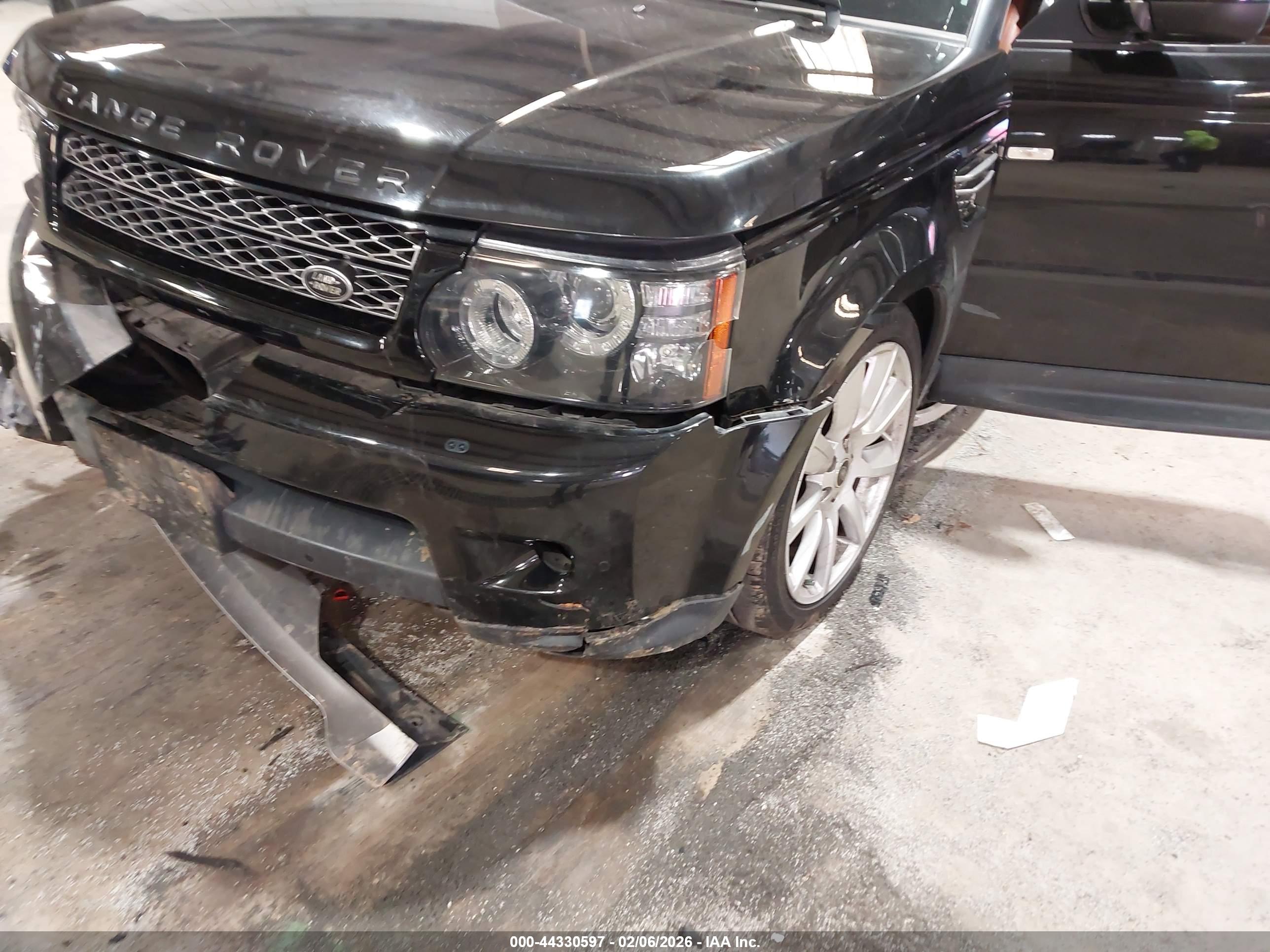 LAND ROVER image 6