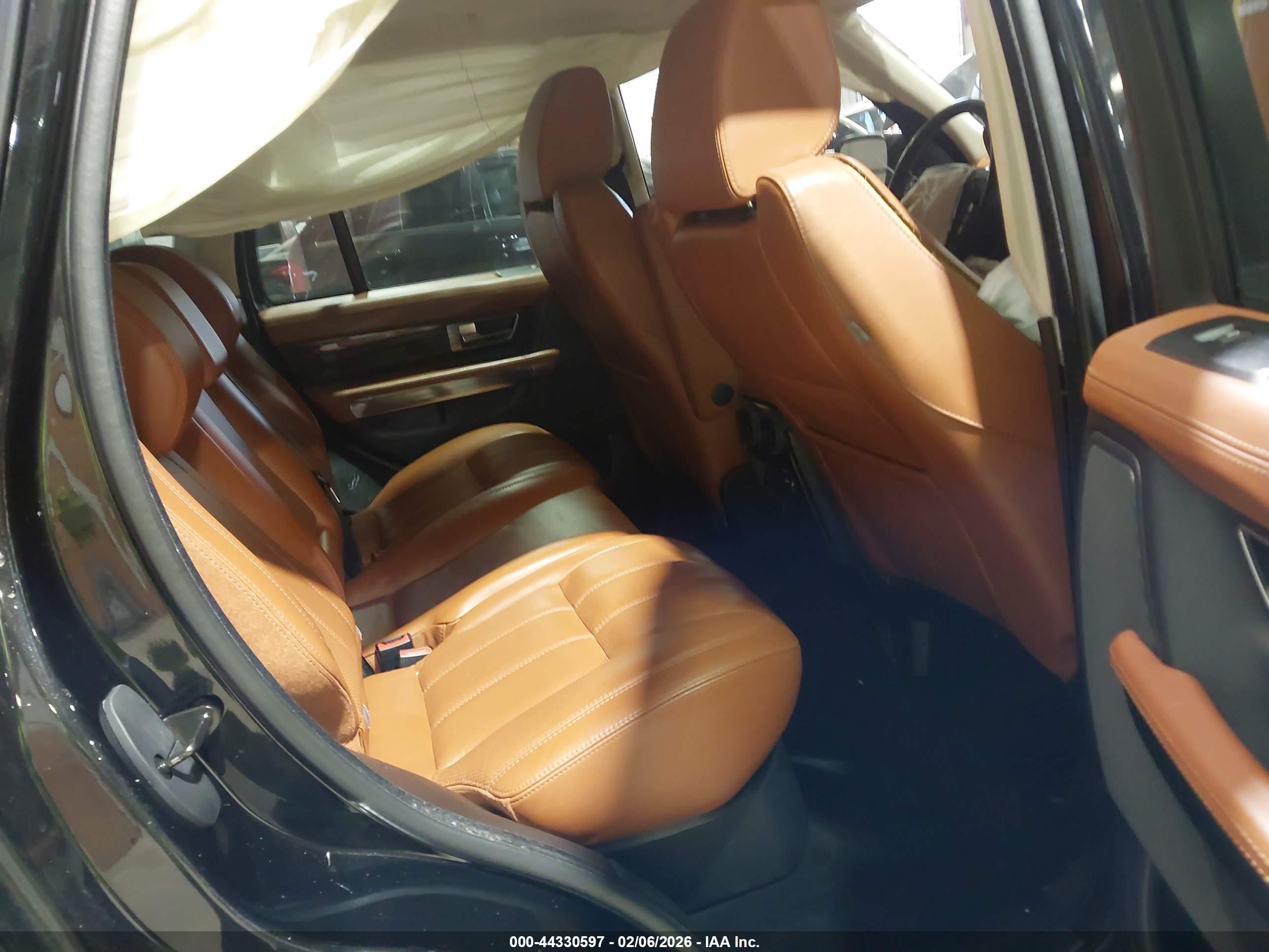 LAND ROVER image 8