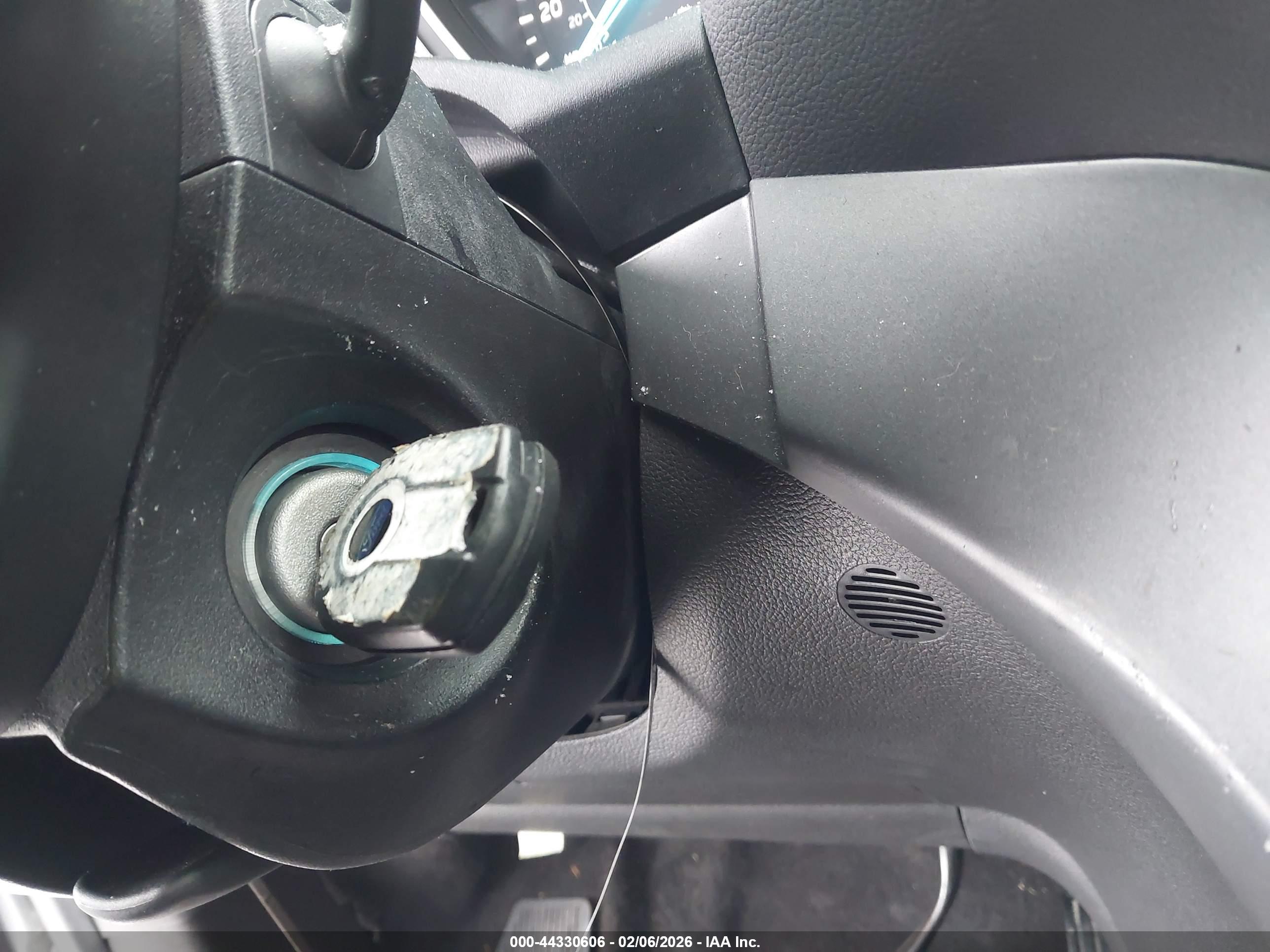 FORD ESCAPE image 11