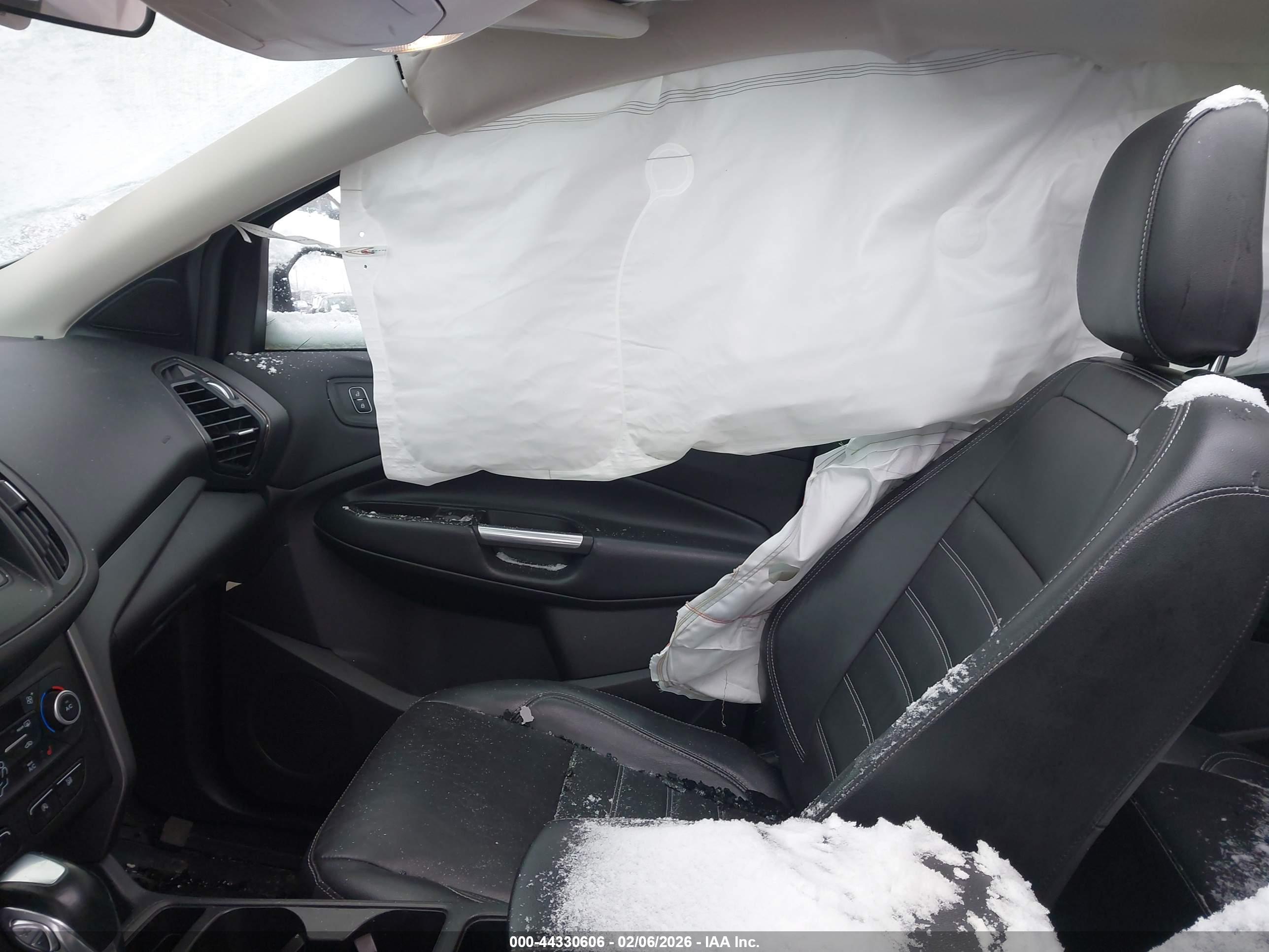 FORD ESCAPE image 5