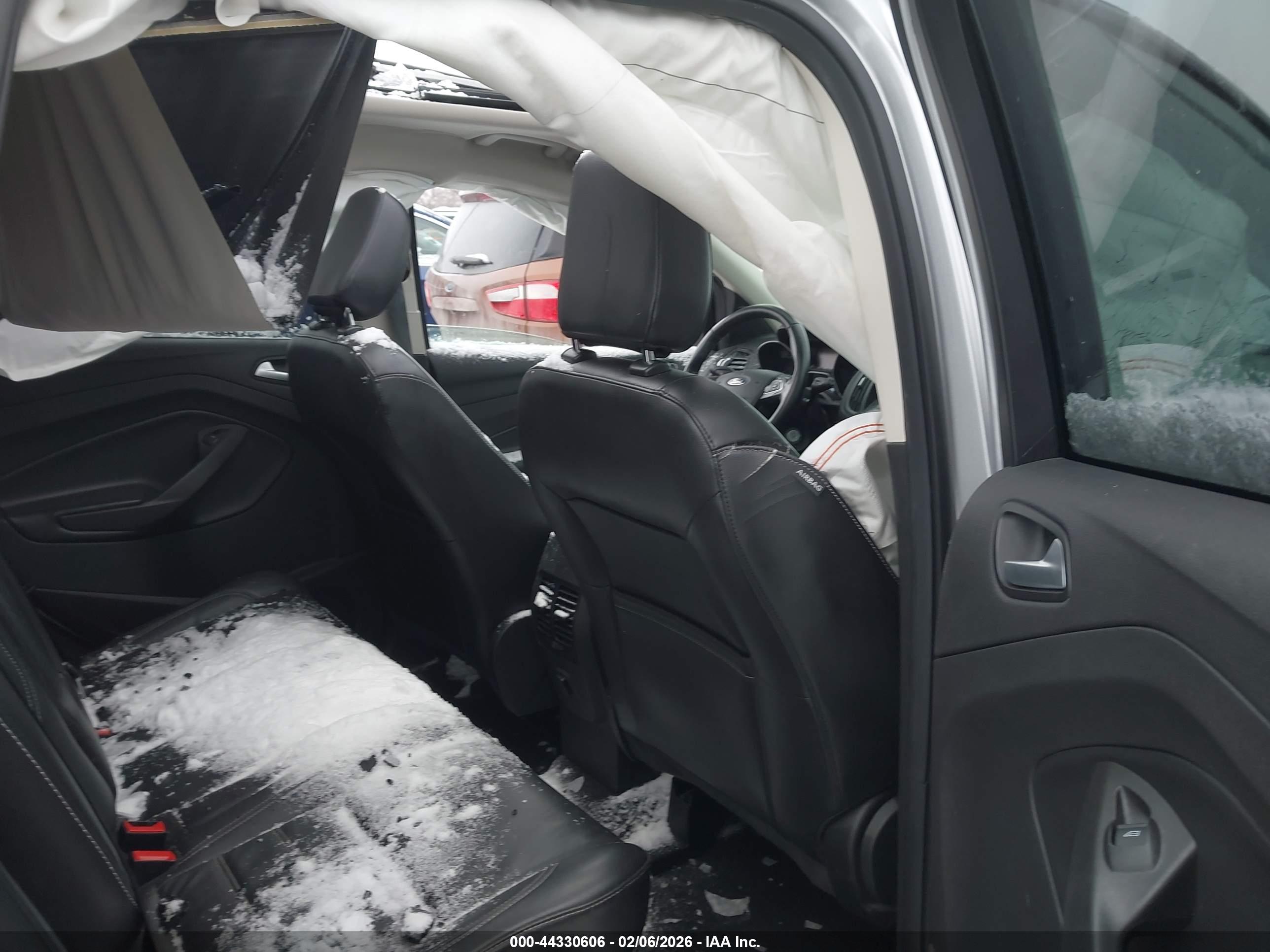 FORD ESCAPE image 8