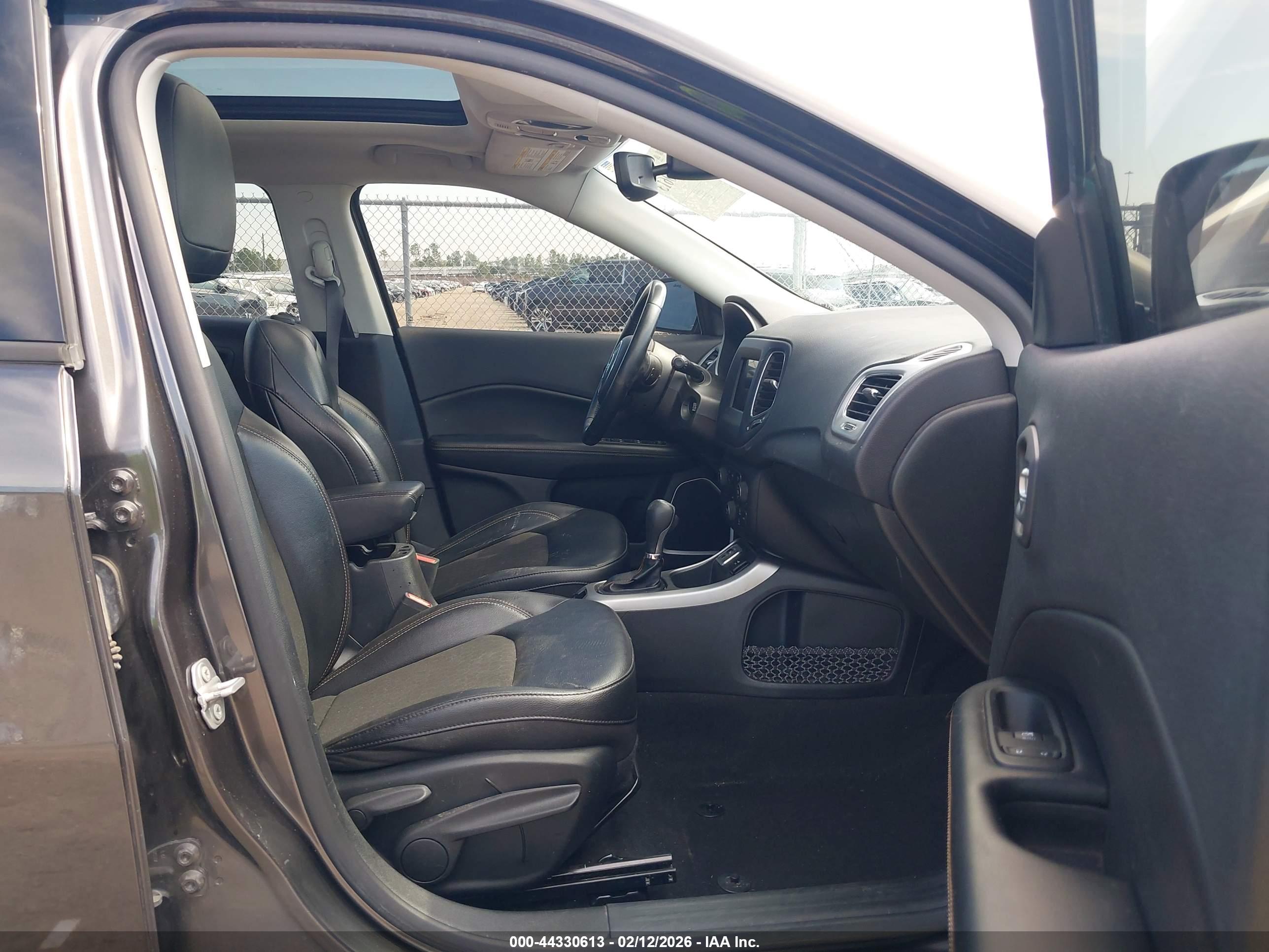 JEEP COMPASS image 5