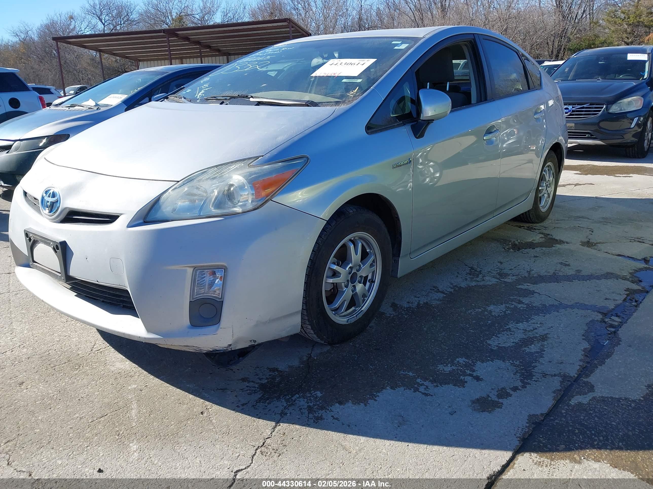 TOYOTA PRIUS image 2