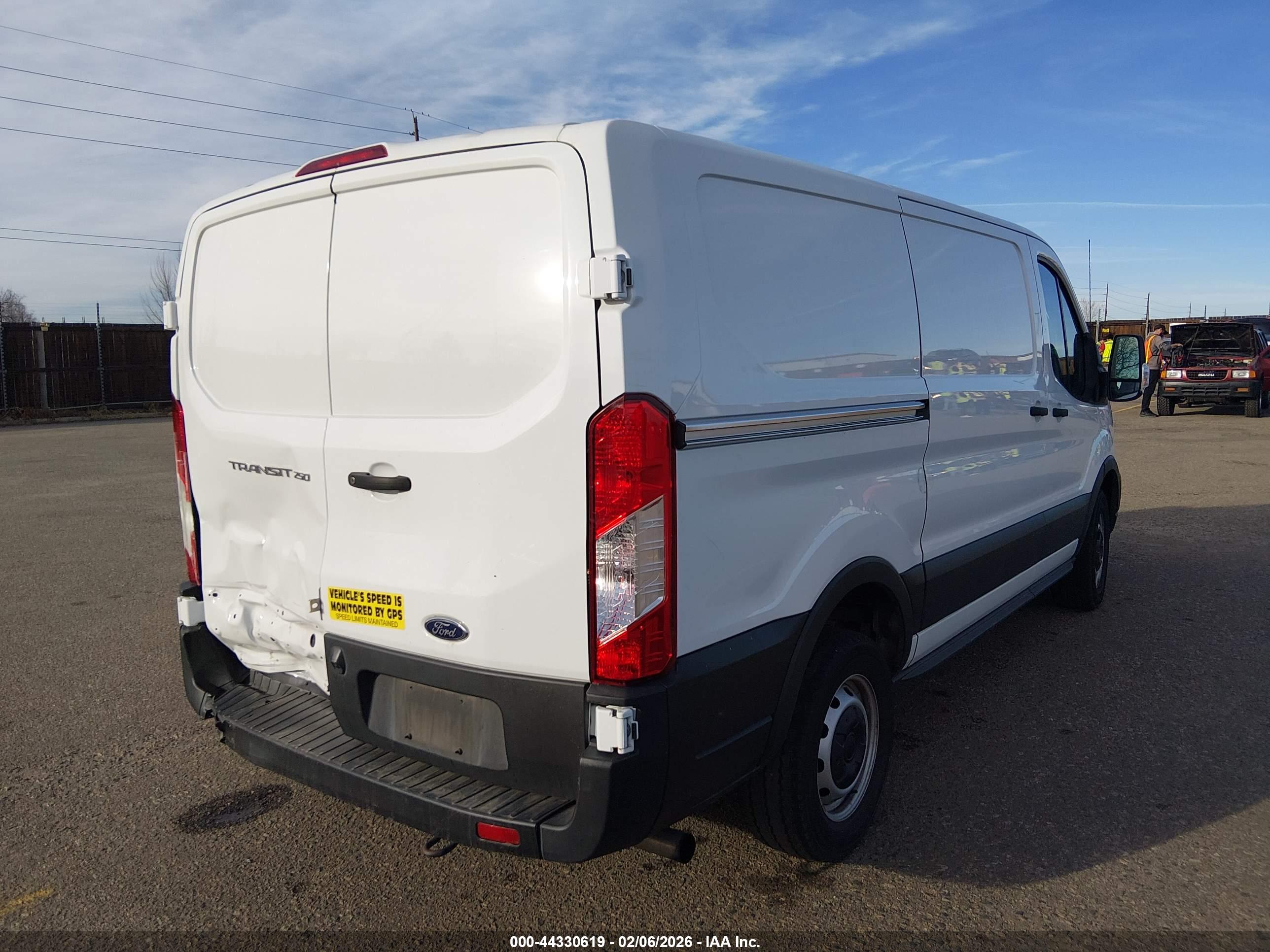 FORD TRANSIT-250 image 4