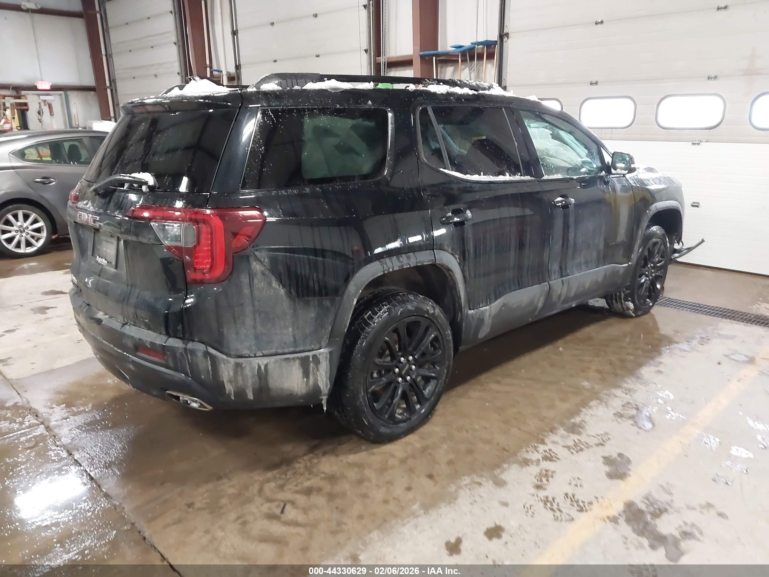 GMC ACADIA image 4