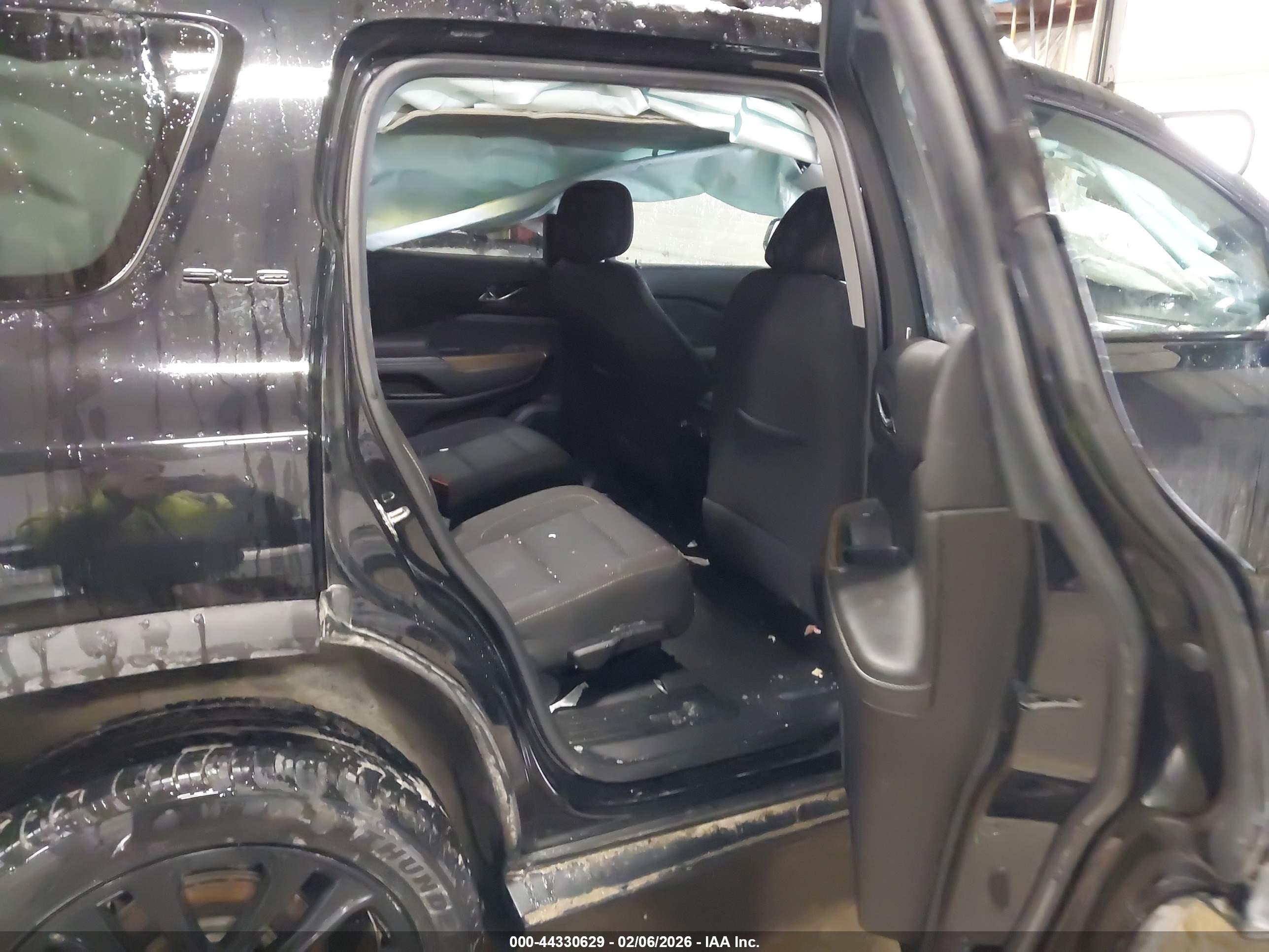 GMC ACADIA image 8