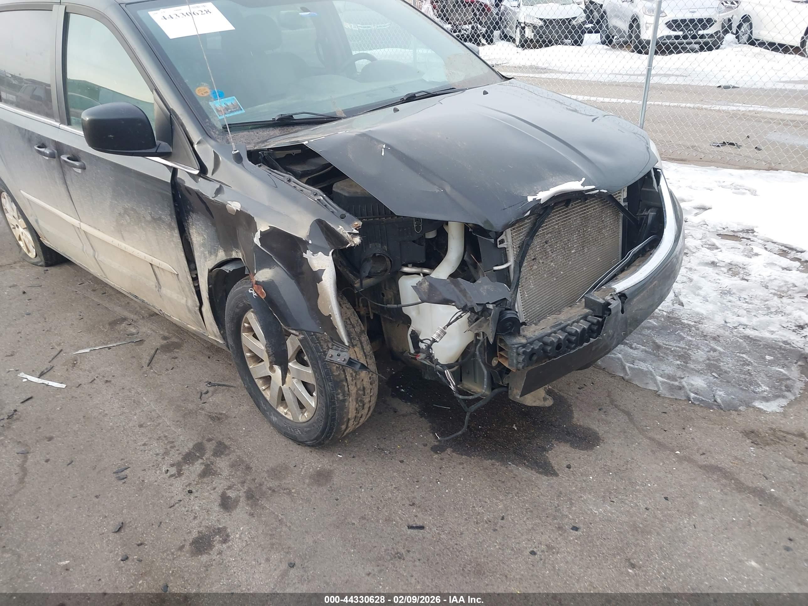 CHRYSLER TOWN image 6