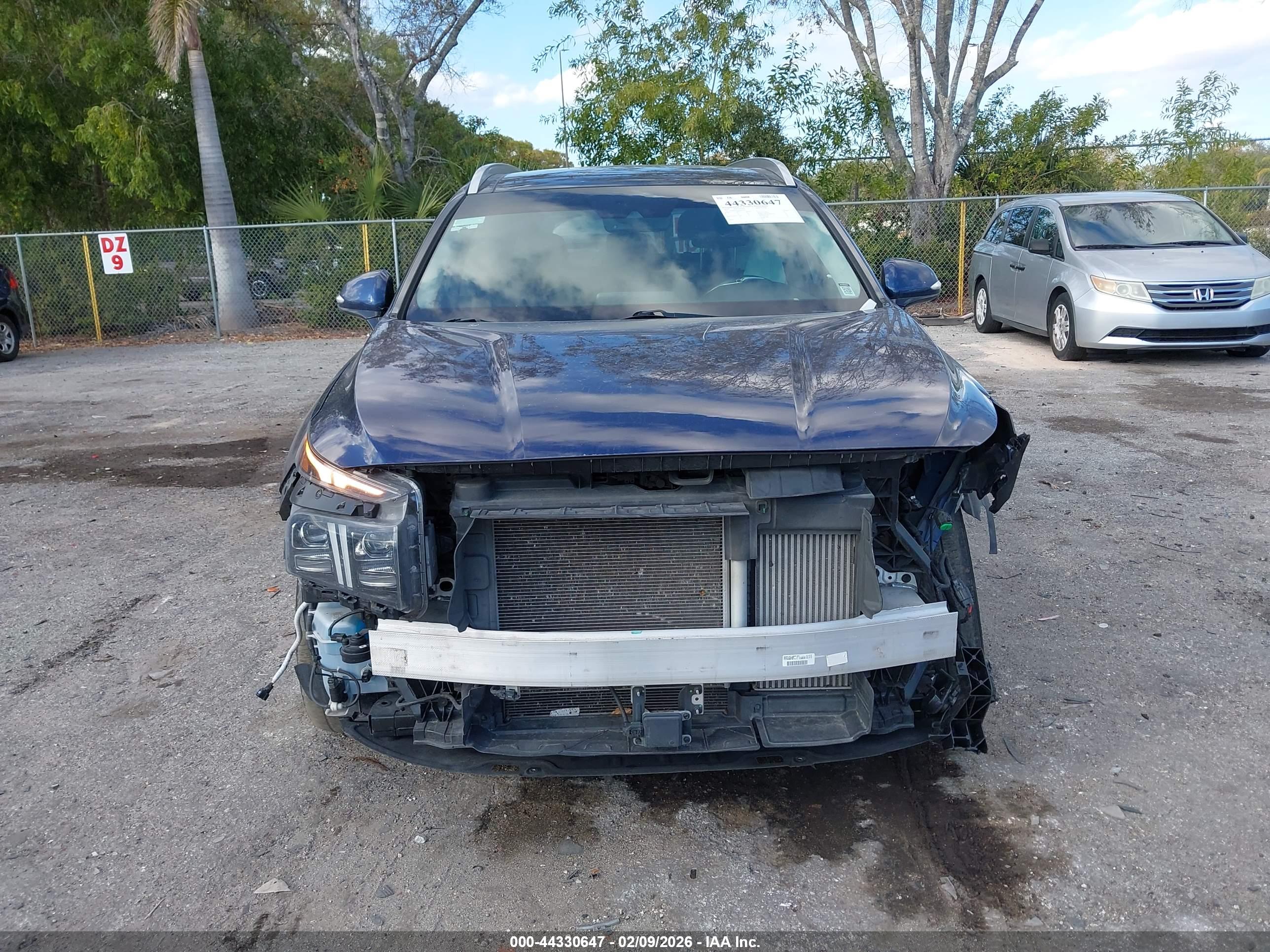 HYUNDAI SANTA image 6