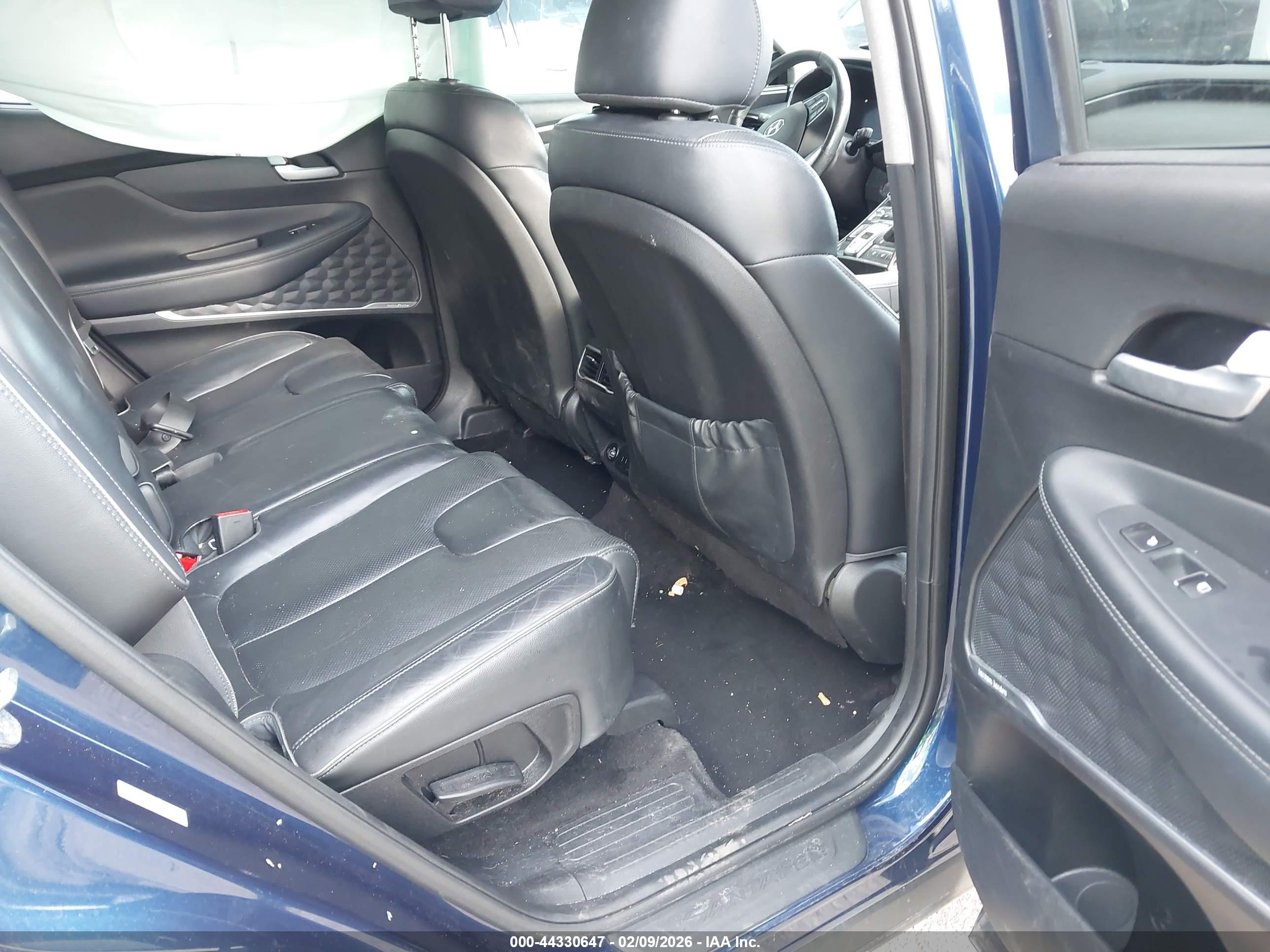HYUNDAI SANTA image 8