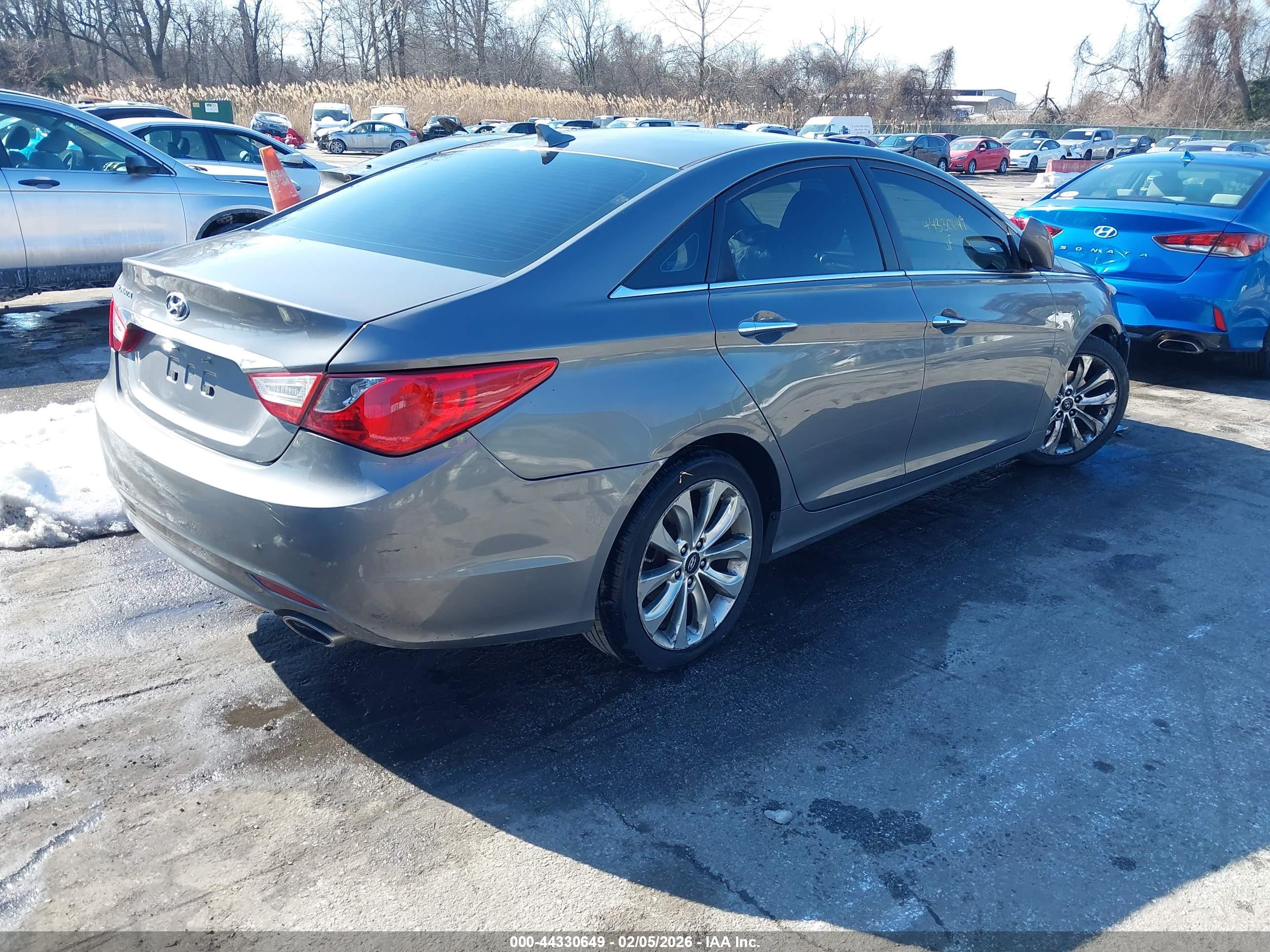 HYUNDAI SONATA image 4