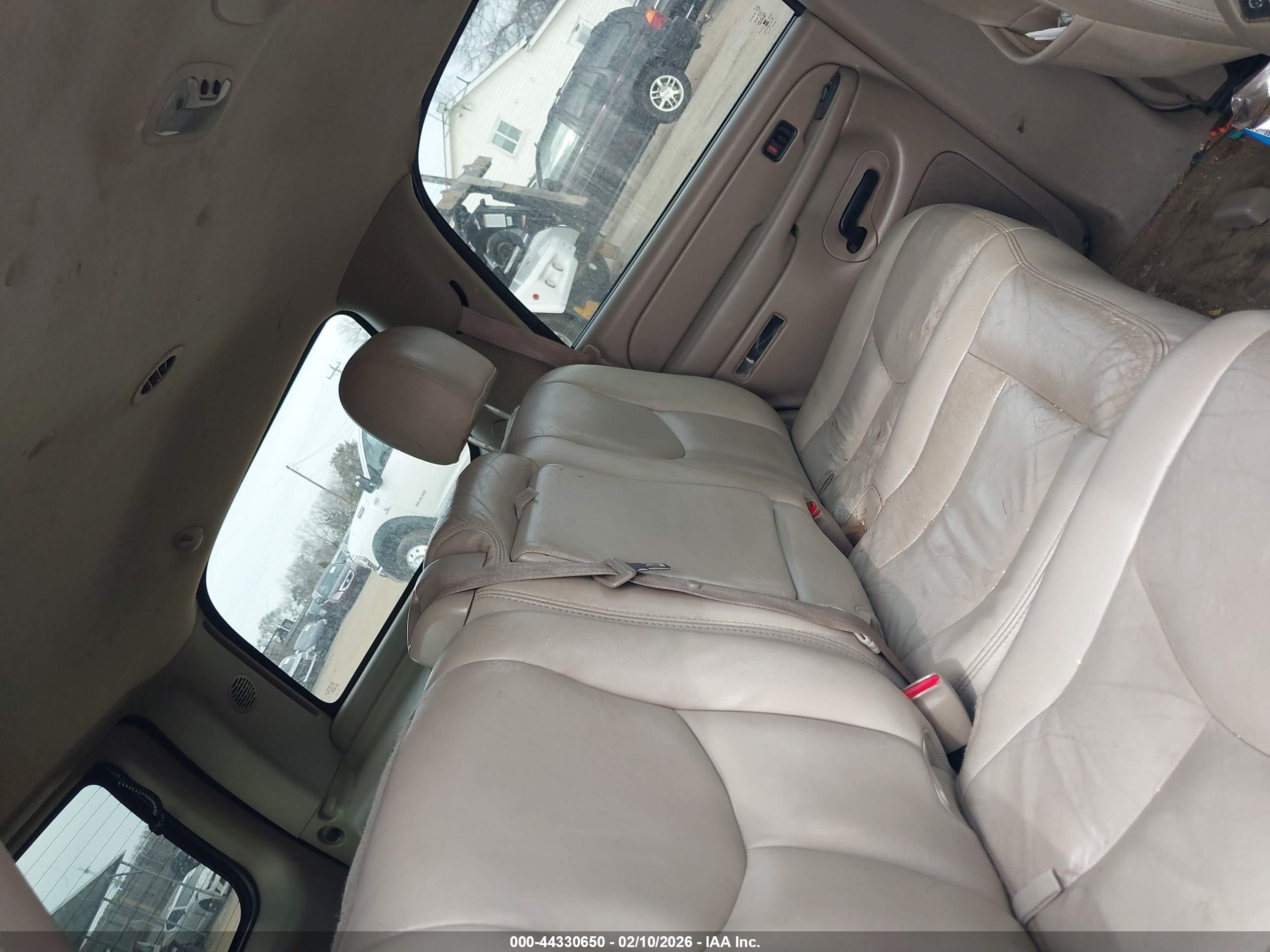 CHEVROLET TAHOE image 8