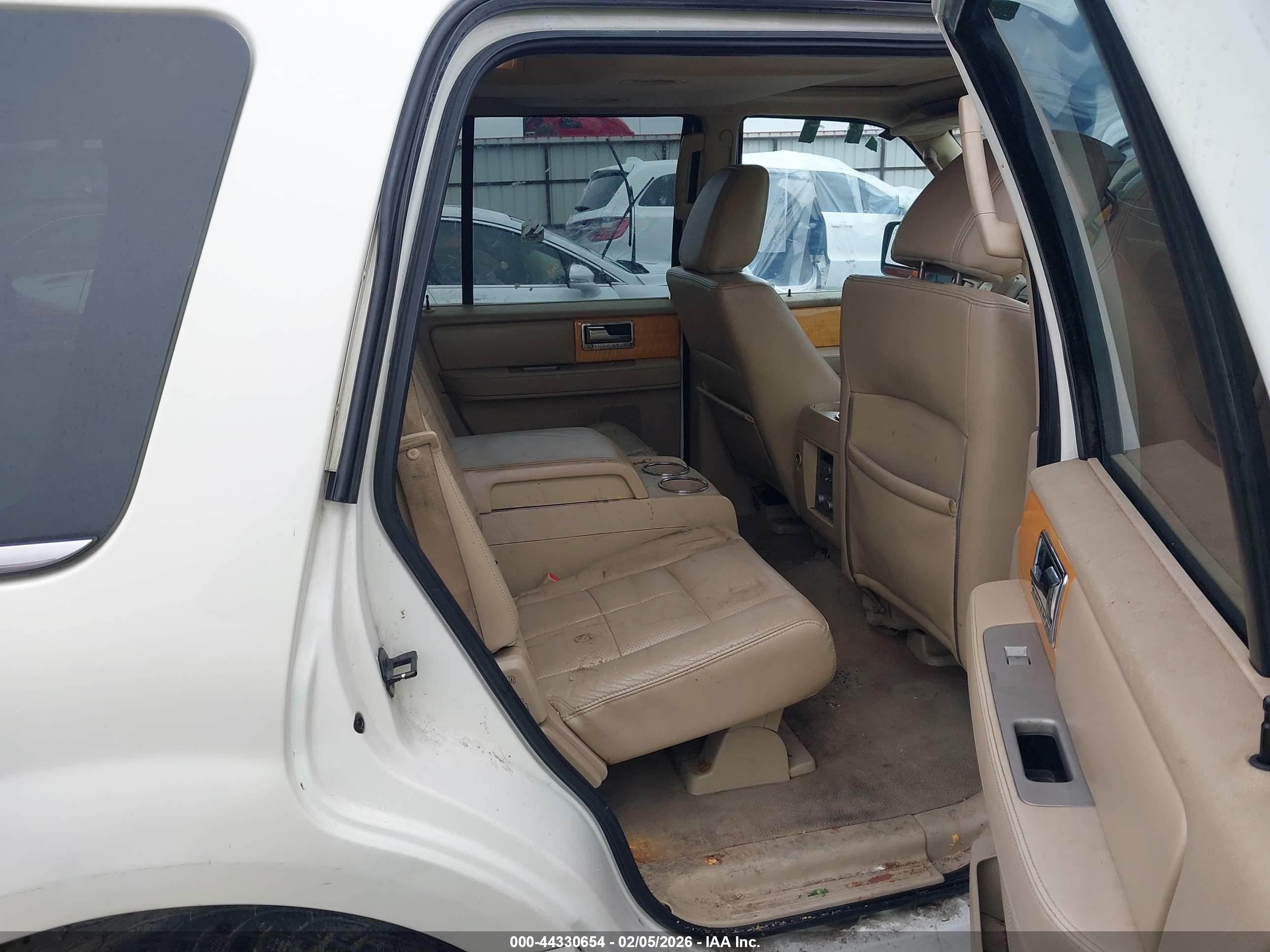 LINCOLN NAVIGATOR image 8