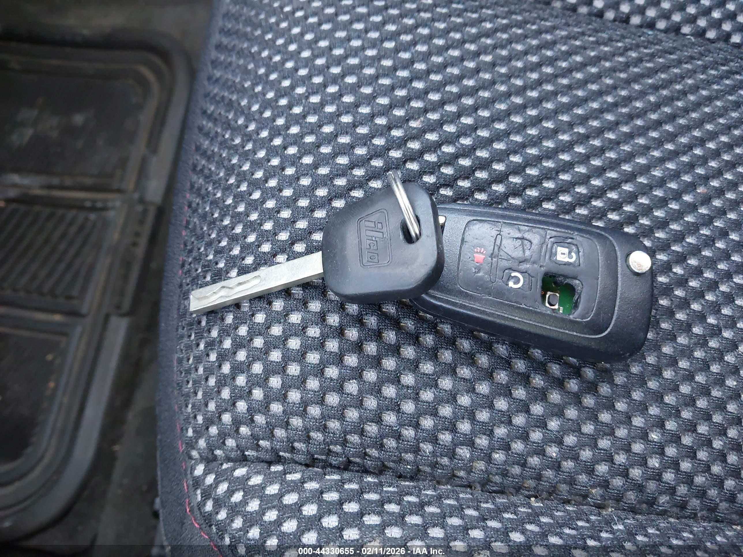 CHEVROLET EQUINOX image 11