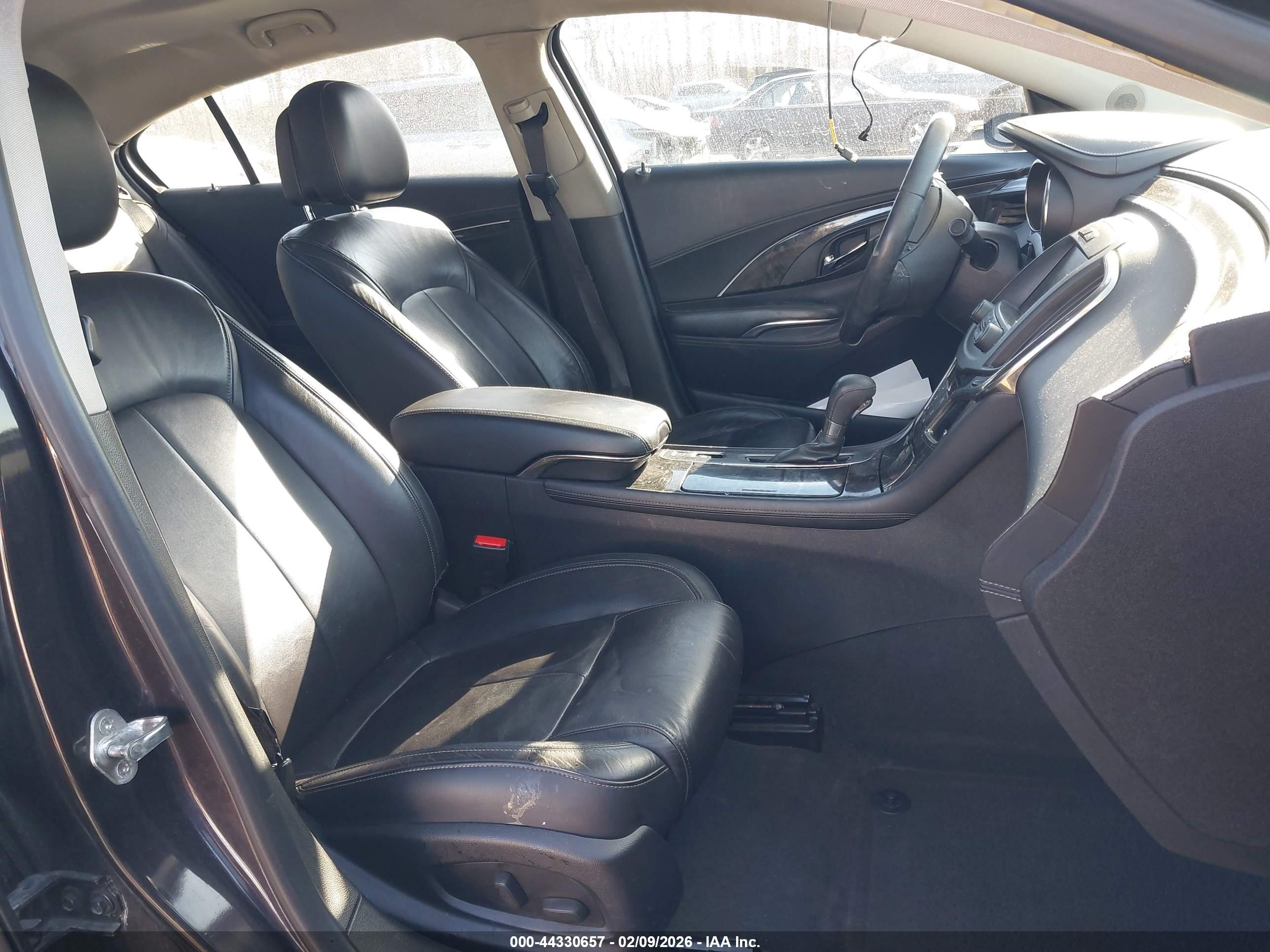 BUICK LACROSSE image 5
