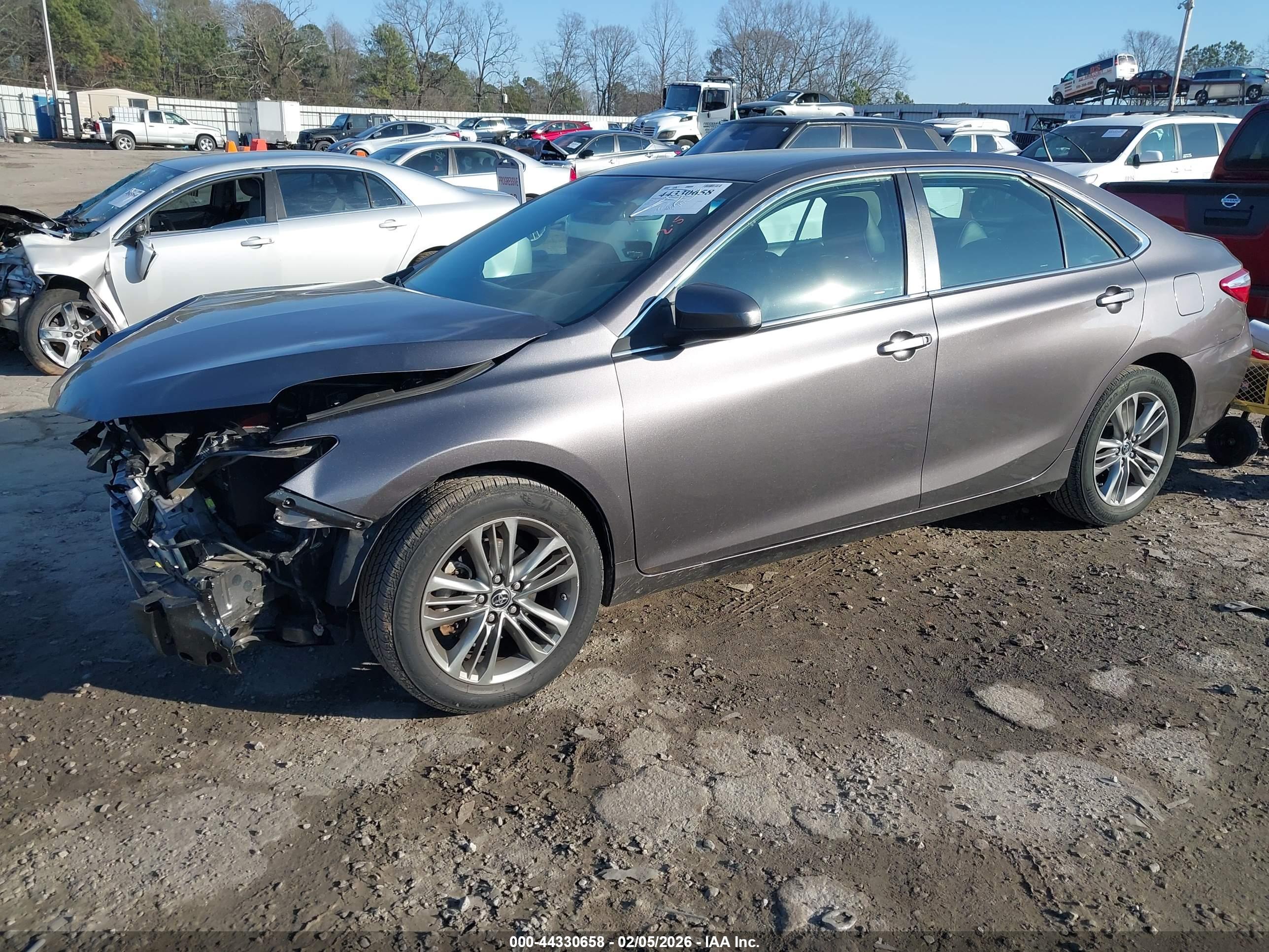 TOYOTA CAMRY image 2