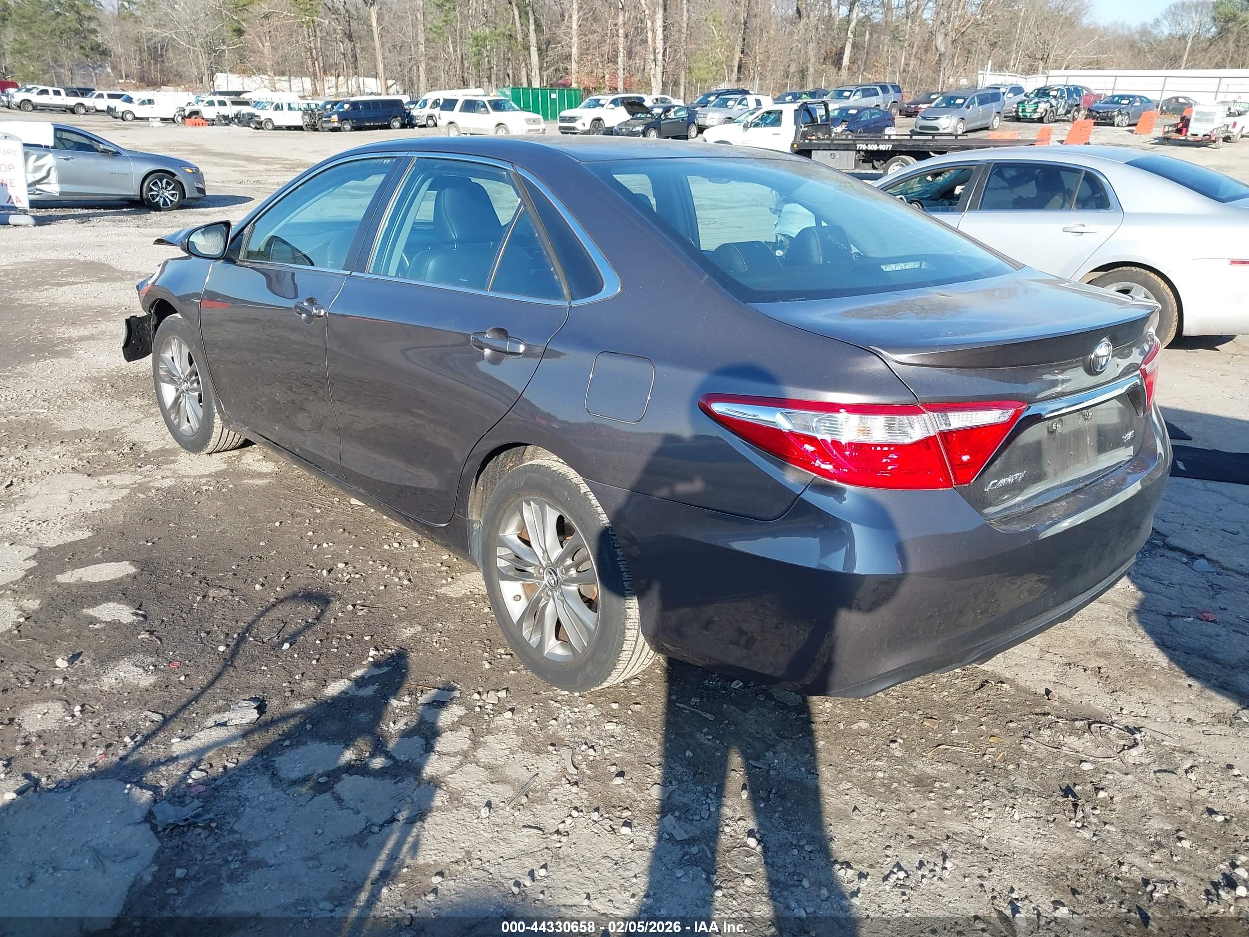 TOYOTA CAMRY image 3