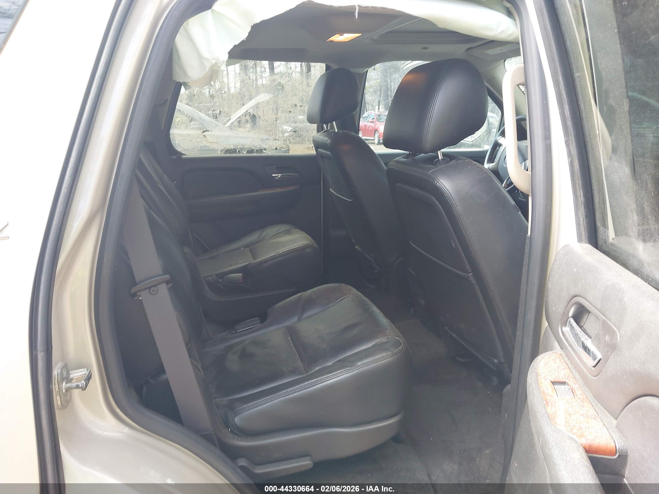 CHEVROLET TAHOE image 8