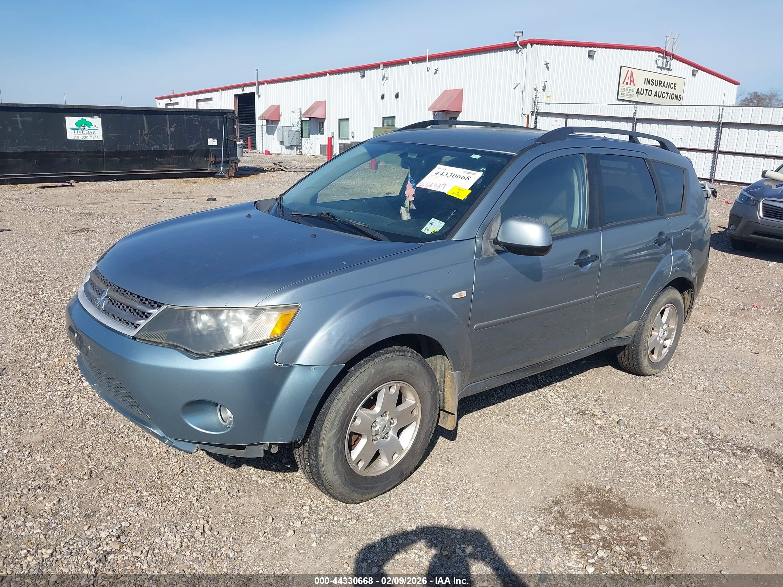 MITSUBISHI OUTLANDER image 2