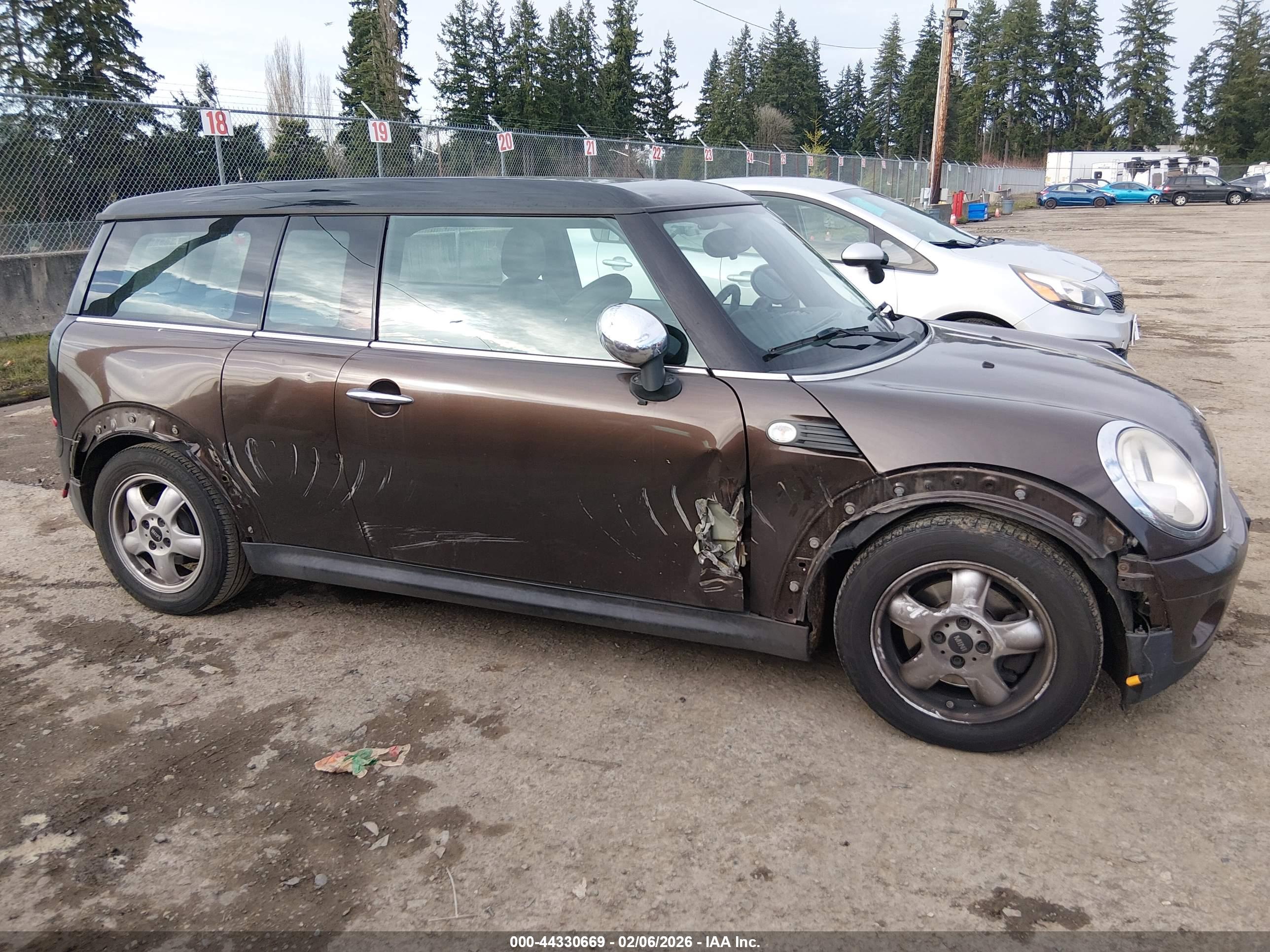 MINI COOPER image 6