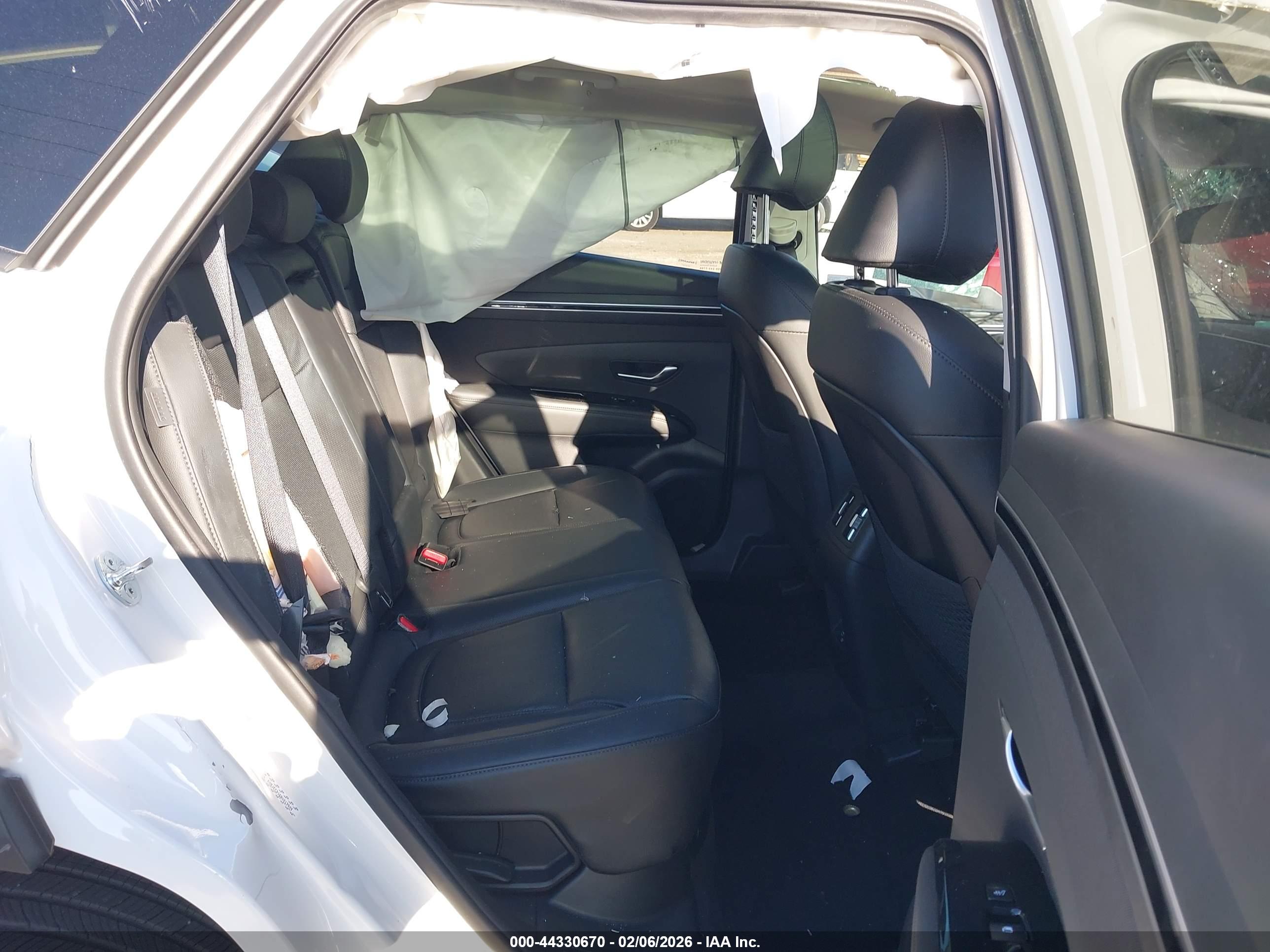 HYUNDAI TUCSON image 8