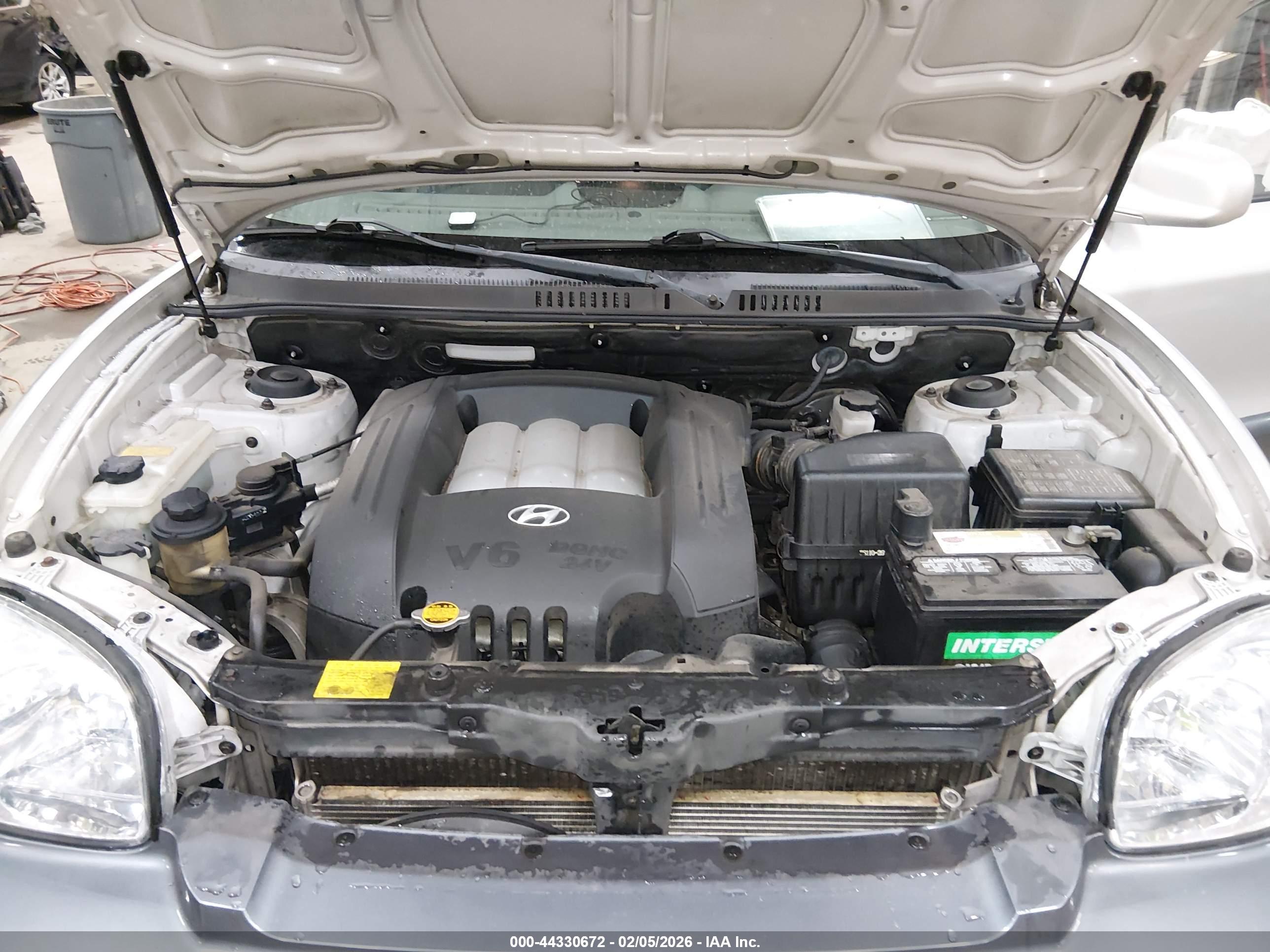 HYUNDAI SANTA image 10