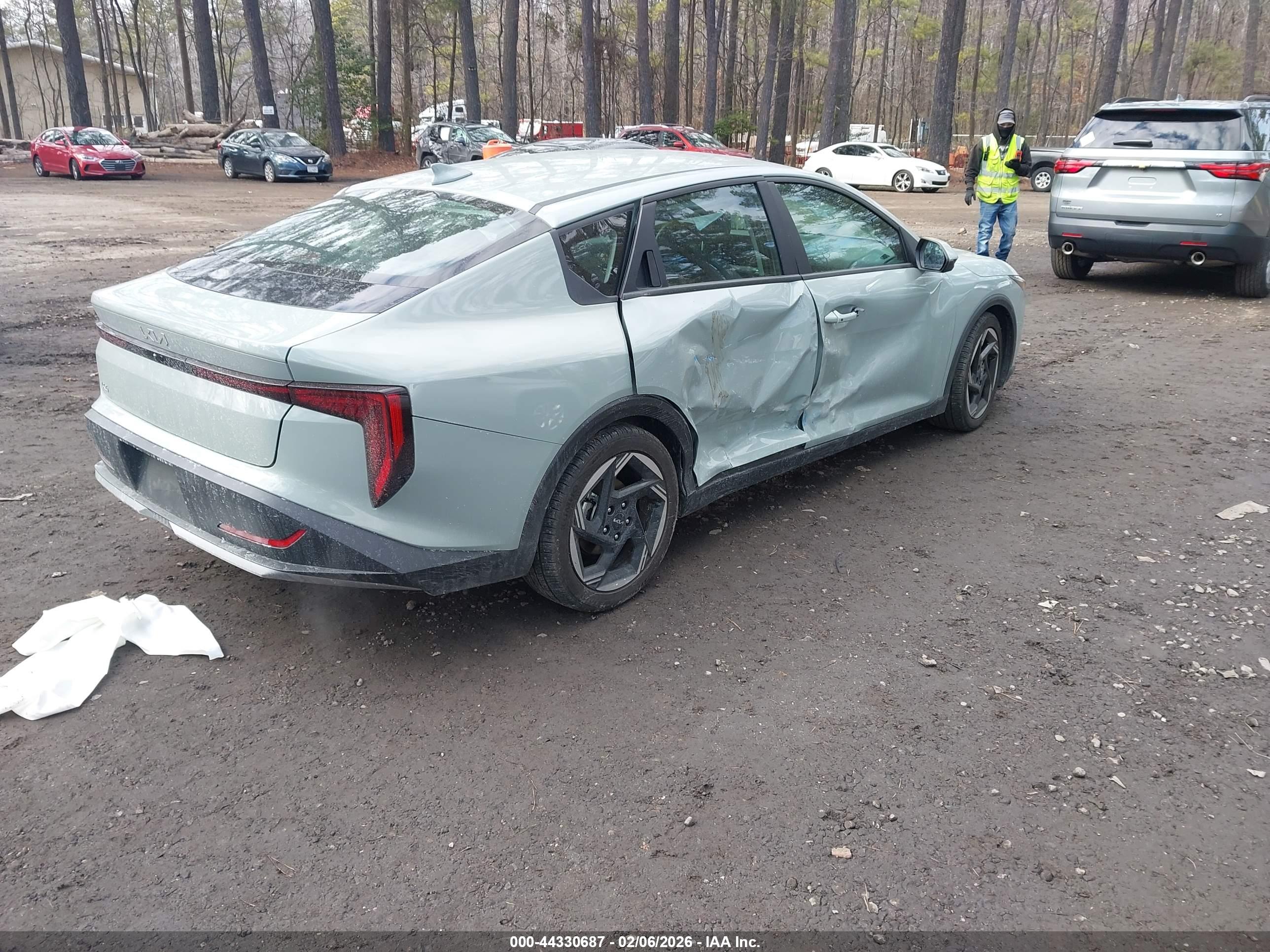 KIA K4 image 4