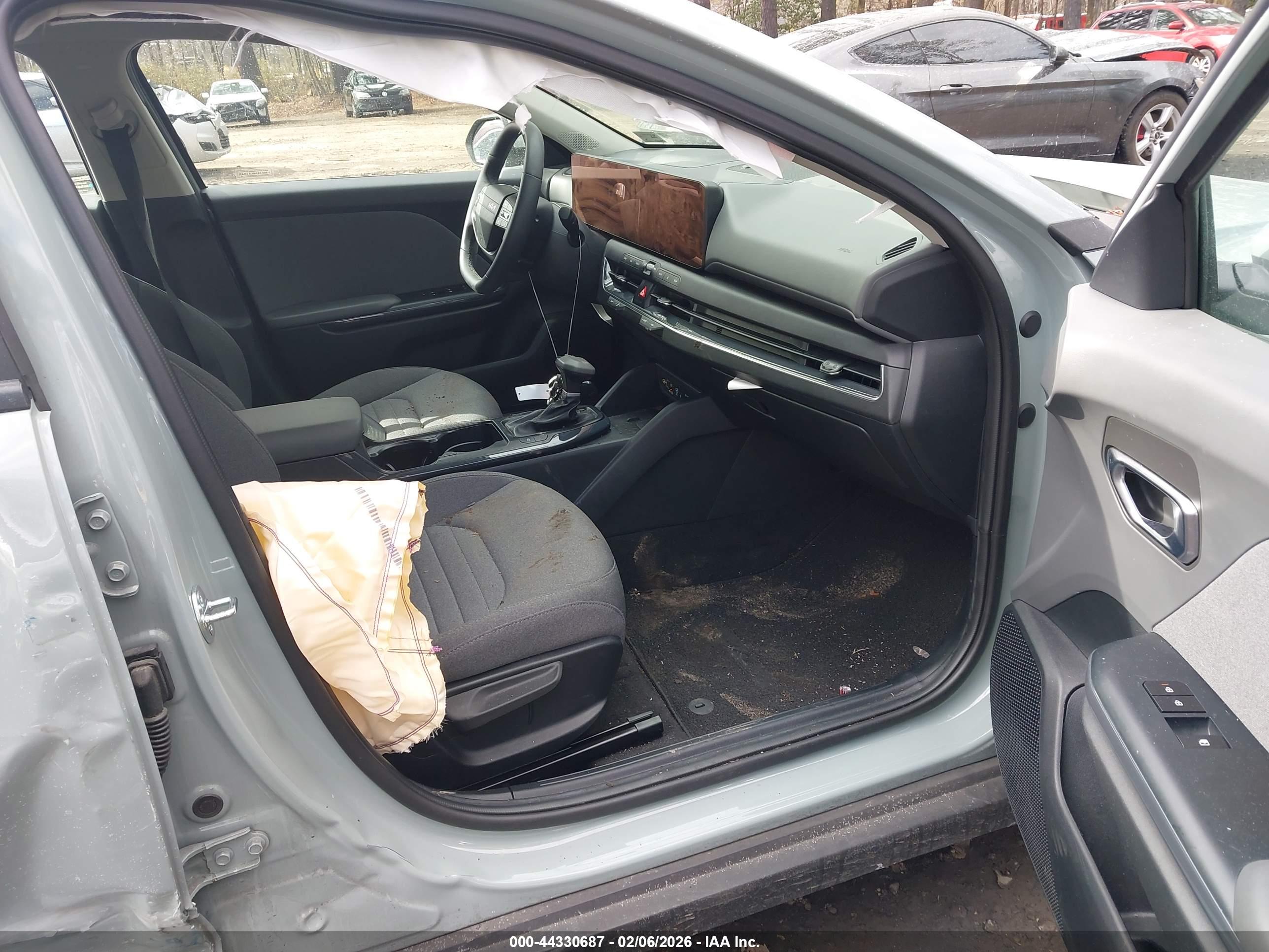 KIA K4 image 5