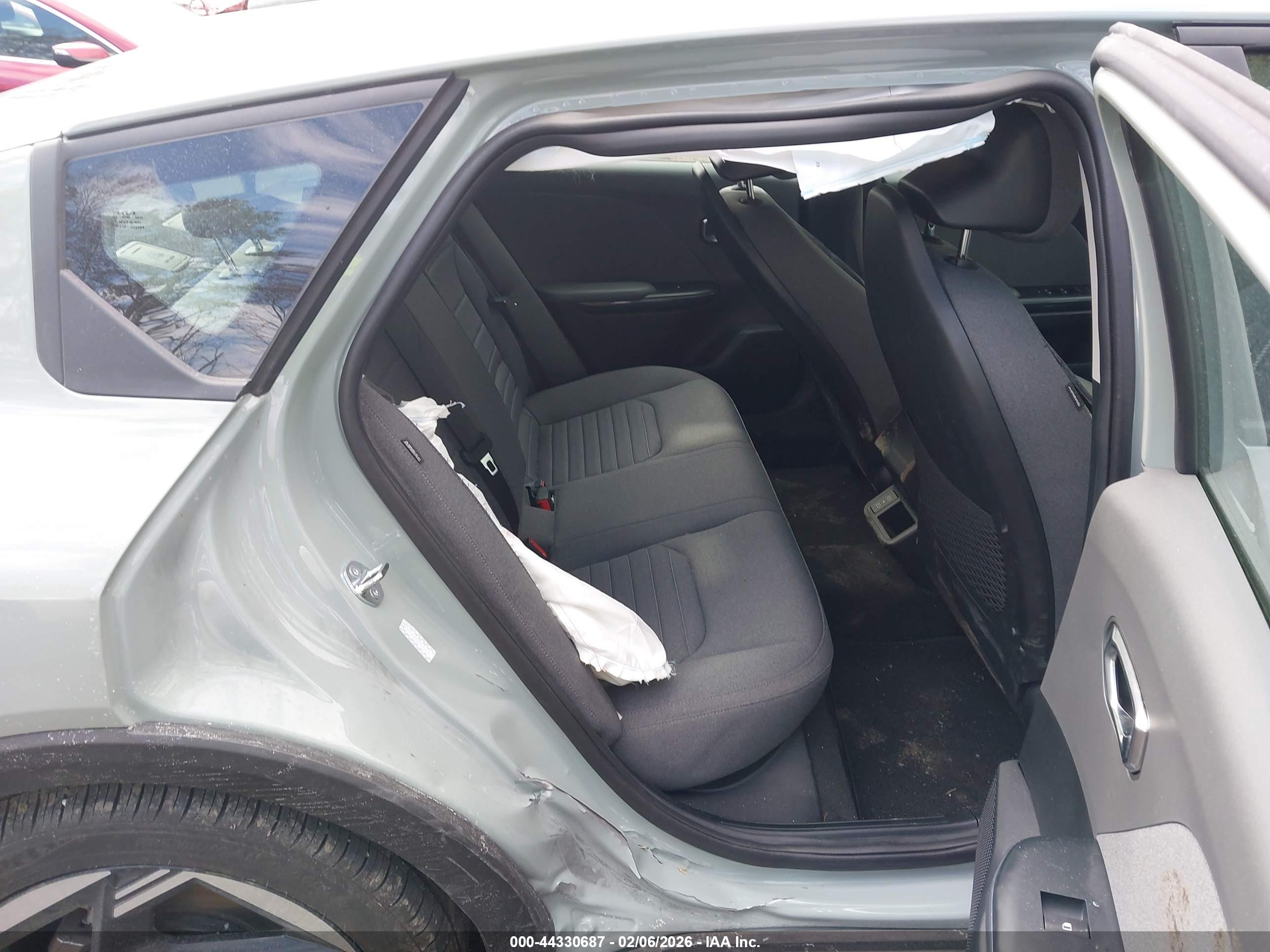KIA K4 image 8