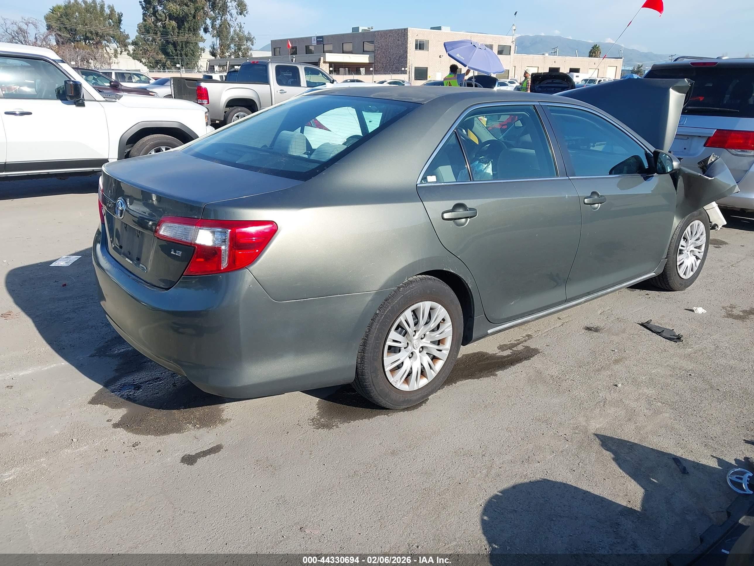 TOYOTA CAMRY image 4