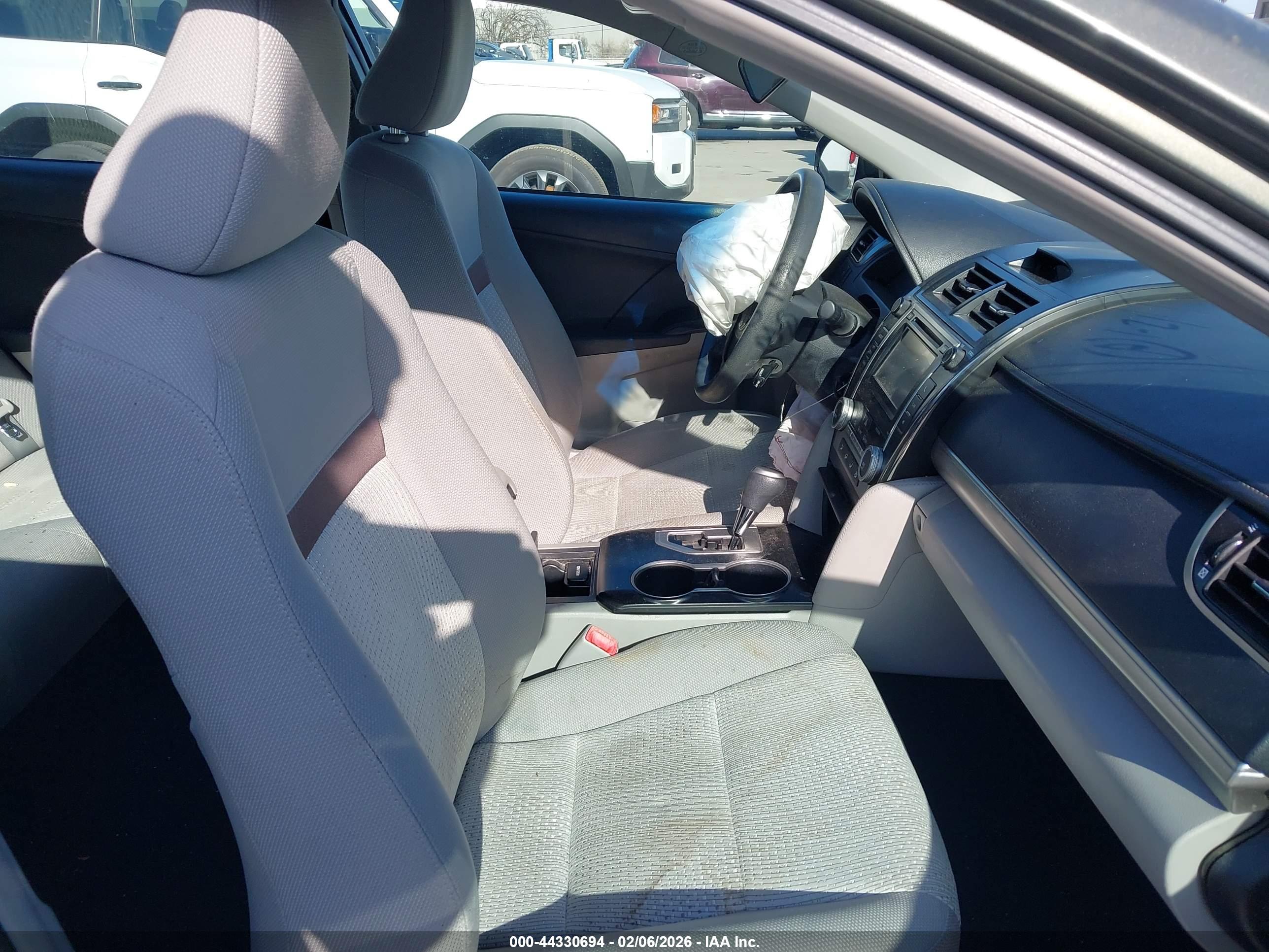 TOYOTA CAMRY image 5