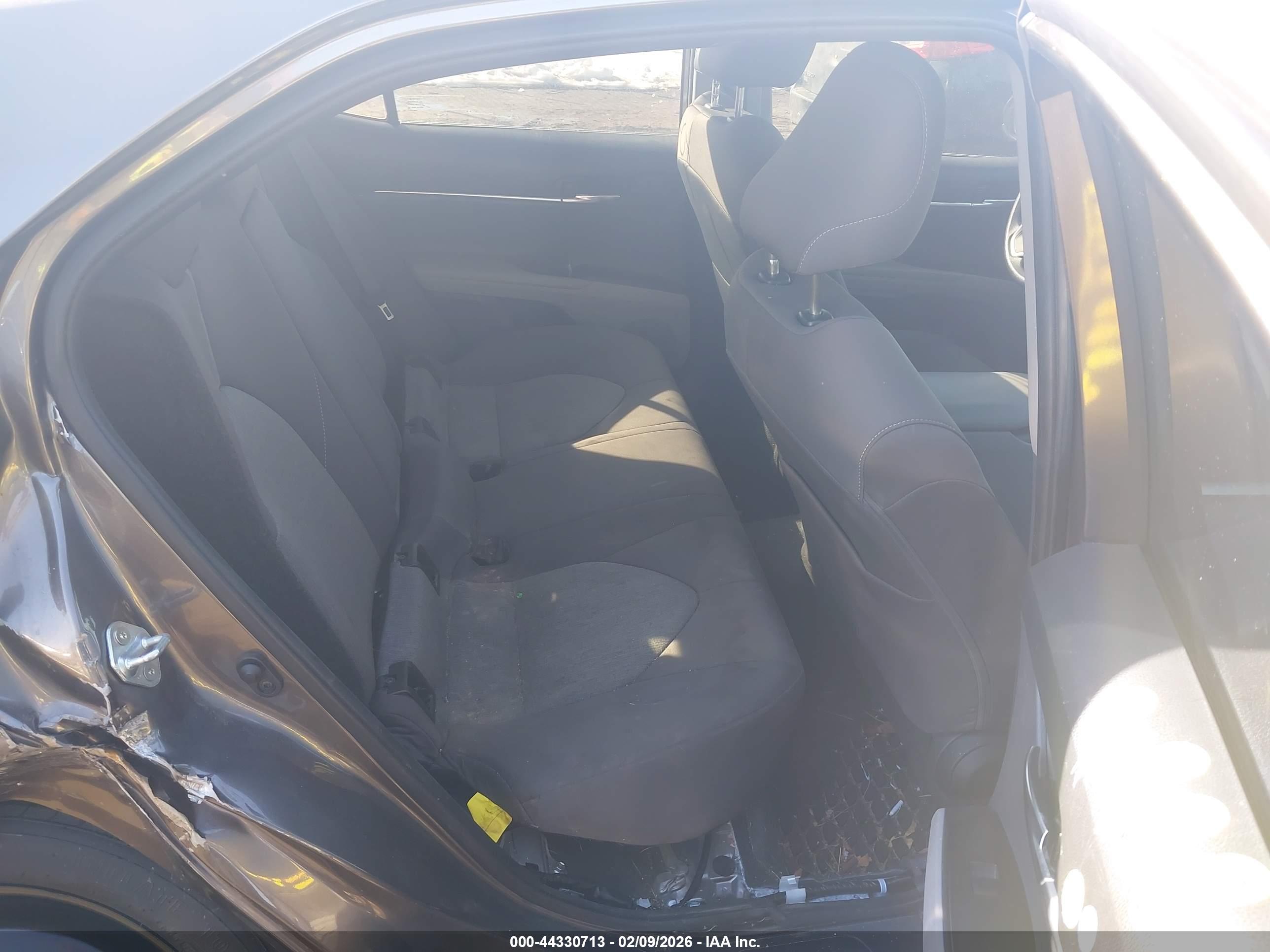 TOYOTA CAMRY image 8