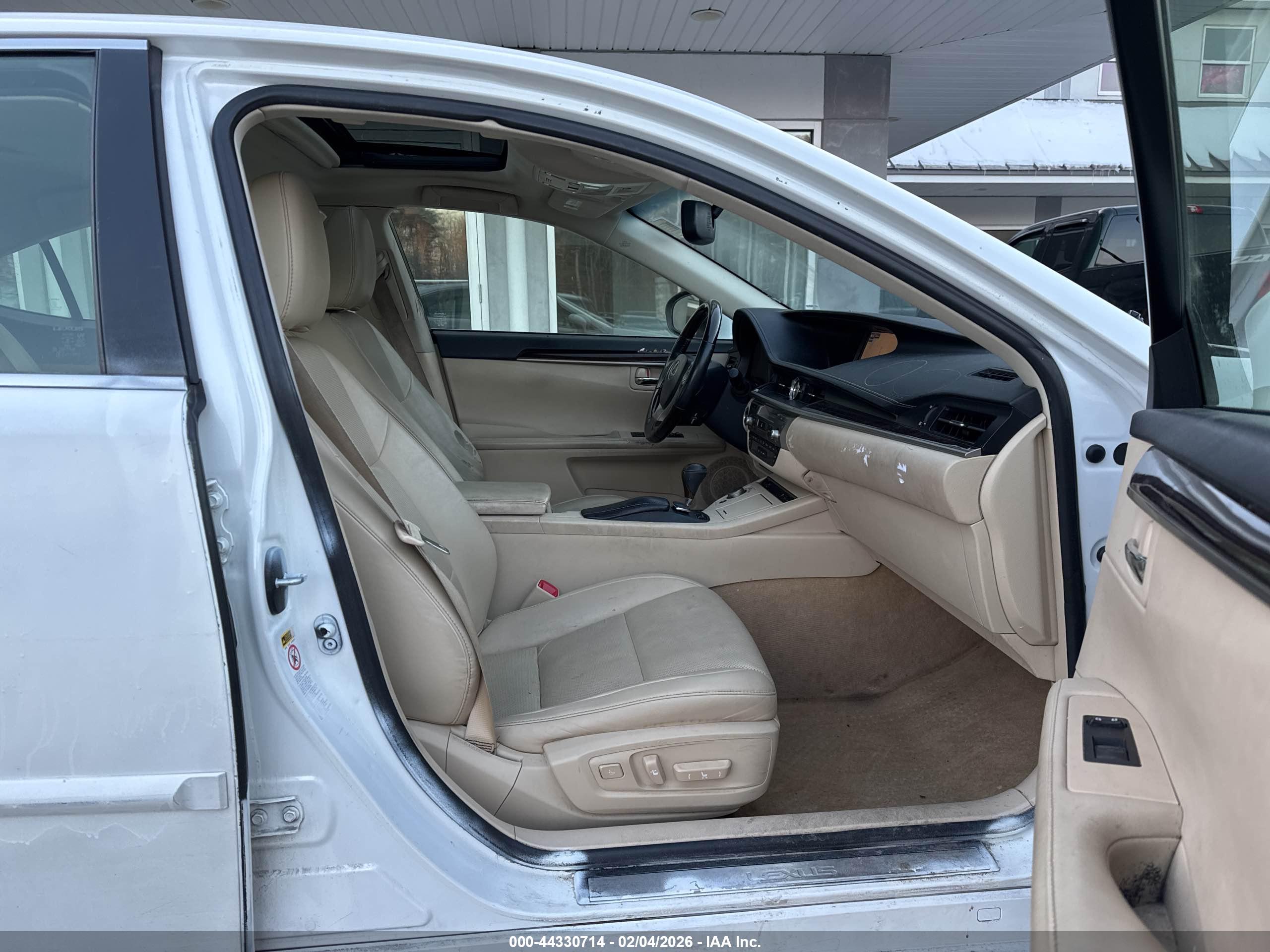 LEXUS ES image 5