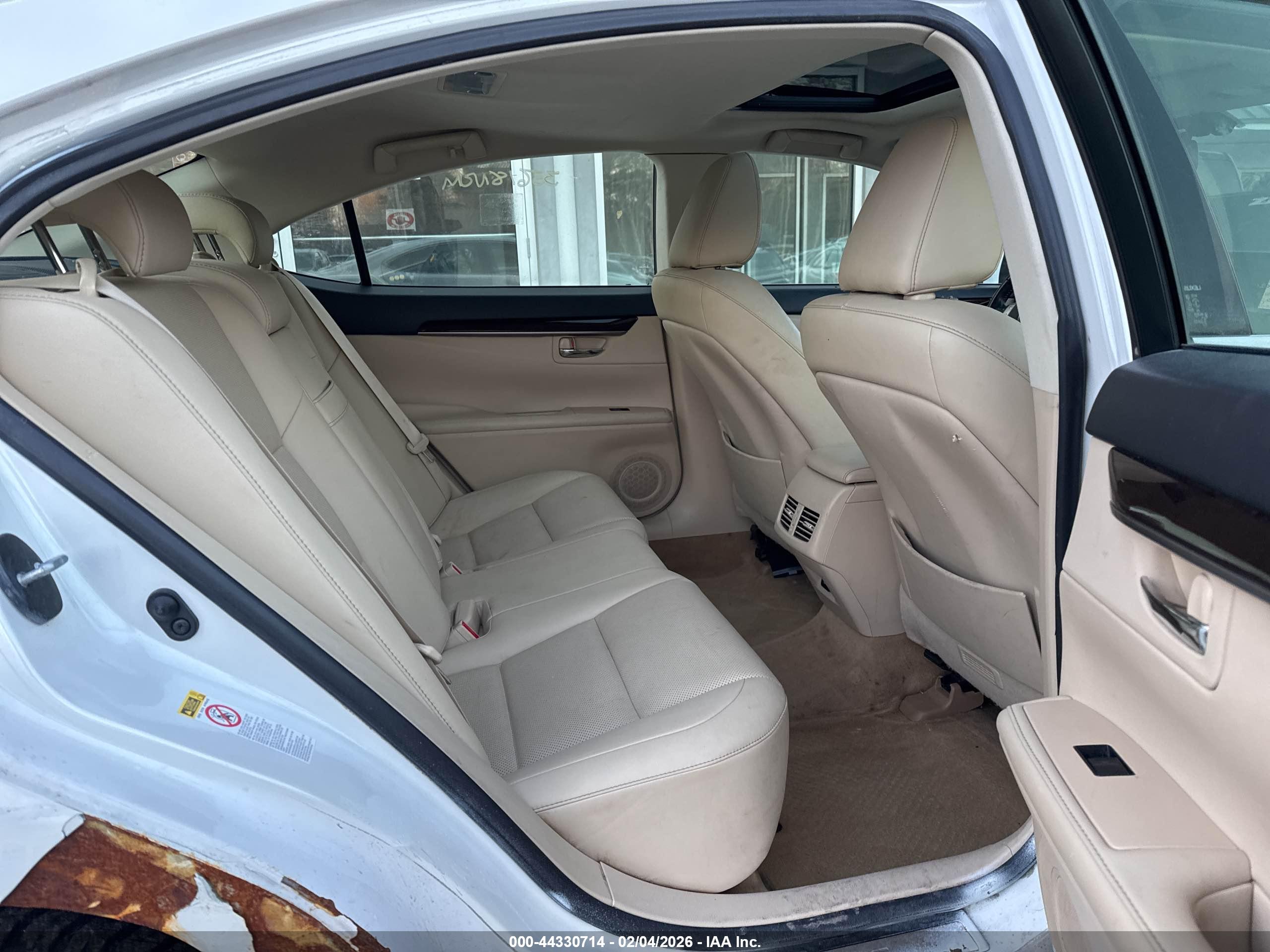 LEXUS ES image 8