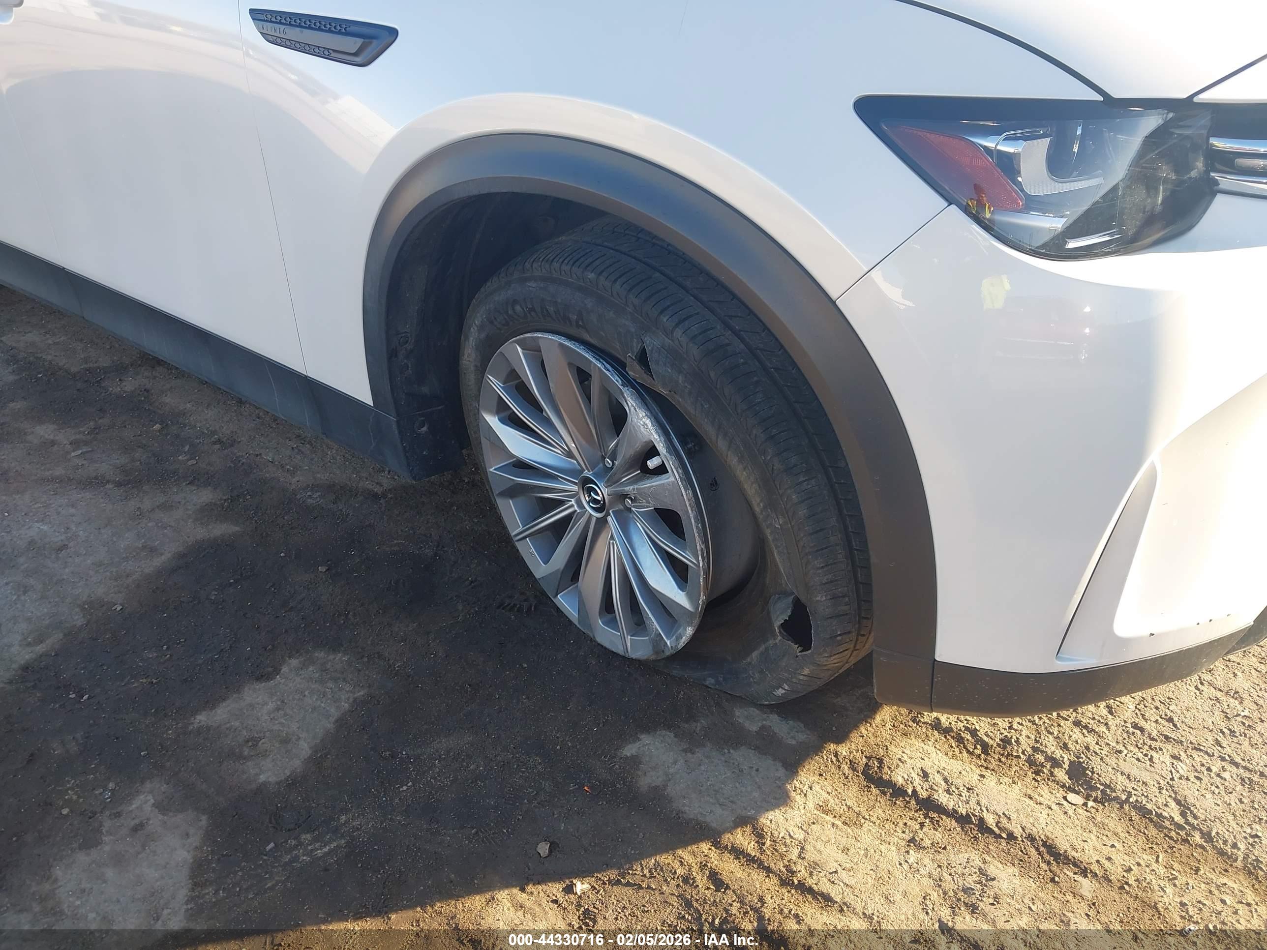 MAZDA CX-90 image 6