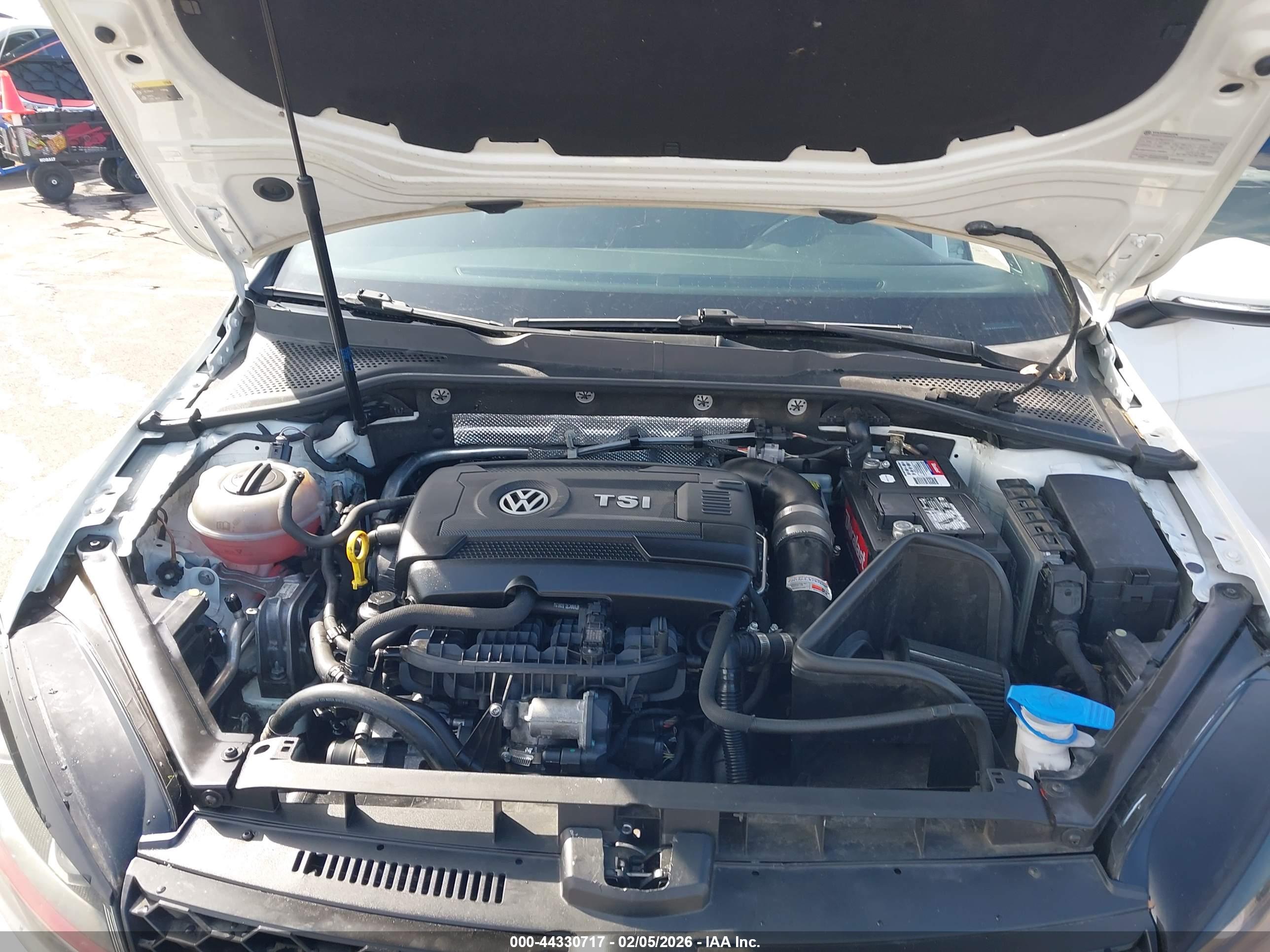 VOLKSWAGEN GOLF image 10
