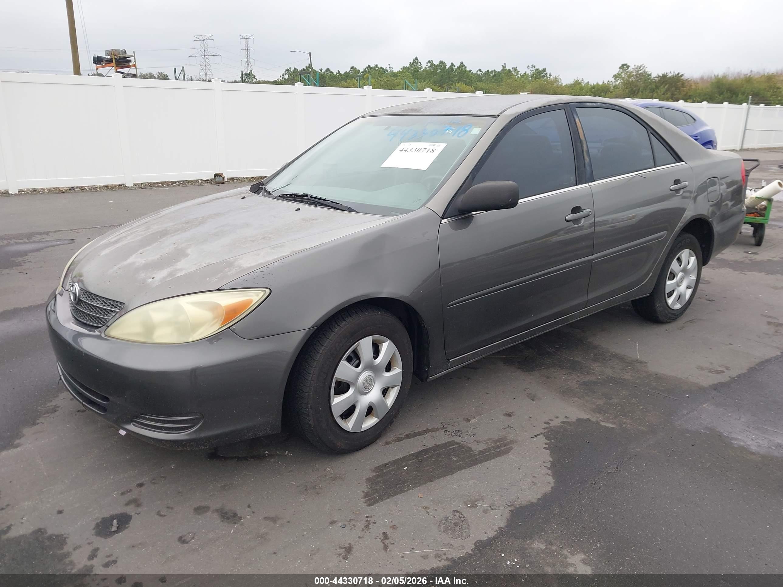 TOYOTA CAMRY image 2