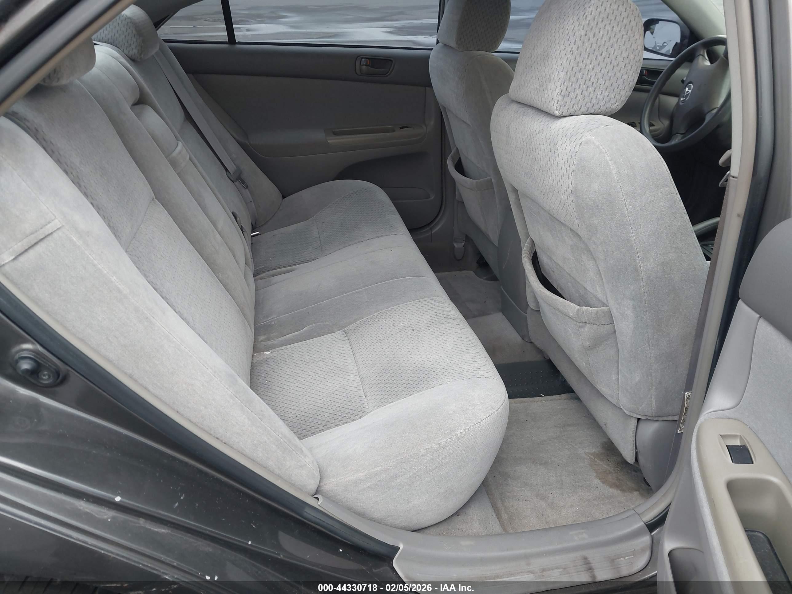 TOYOTA CAMRY image 8