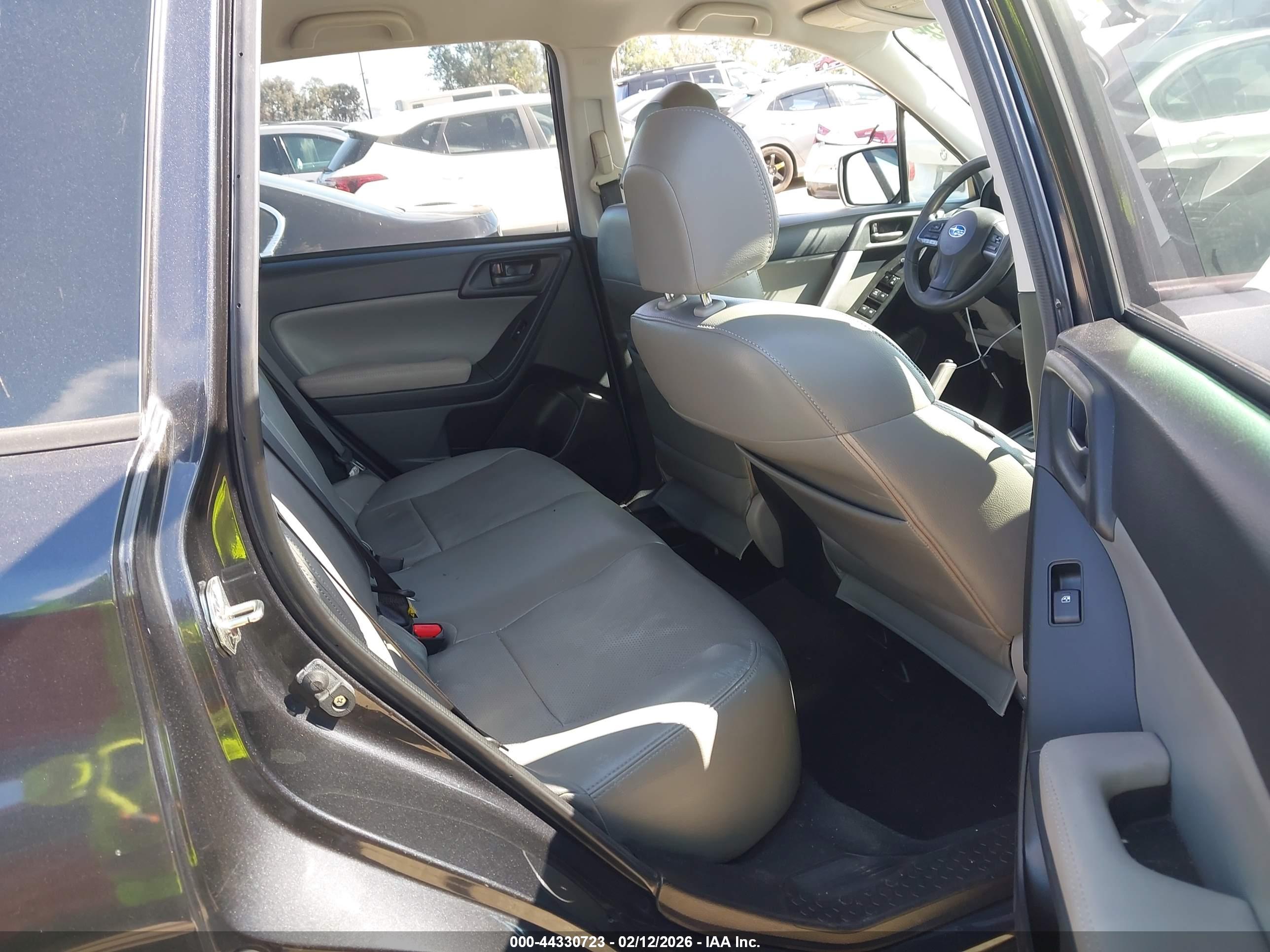 SUBARU FORESTER image 8