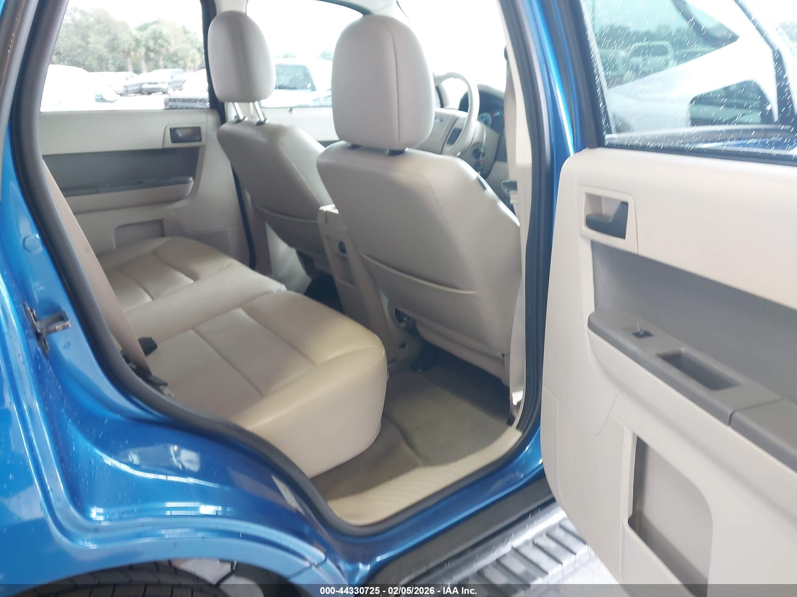 FORD ESCAPE image 8