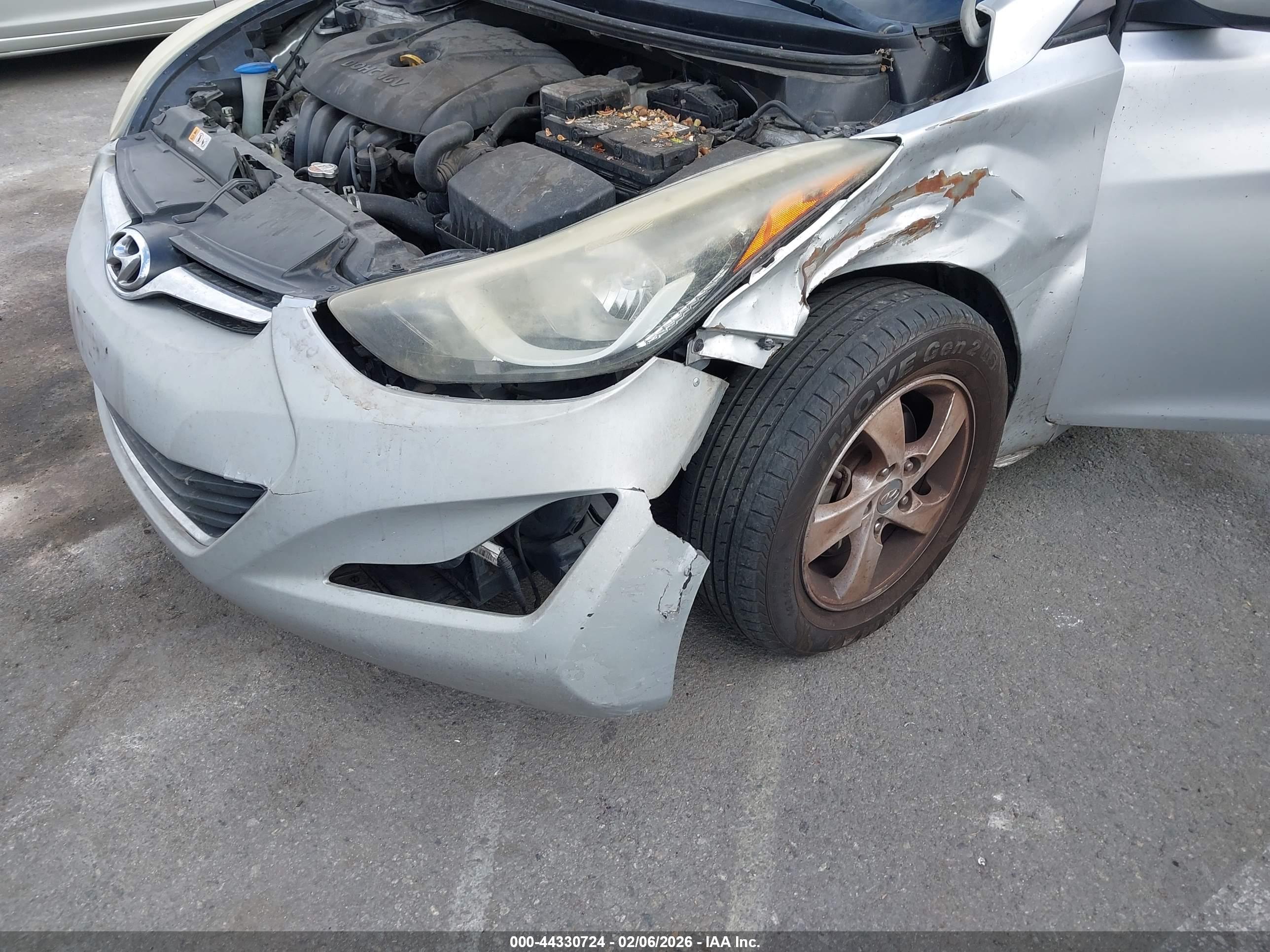 HYUNDAI ELANTRA image 6