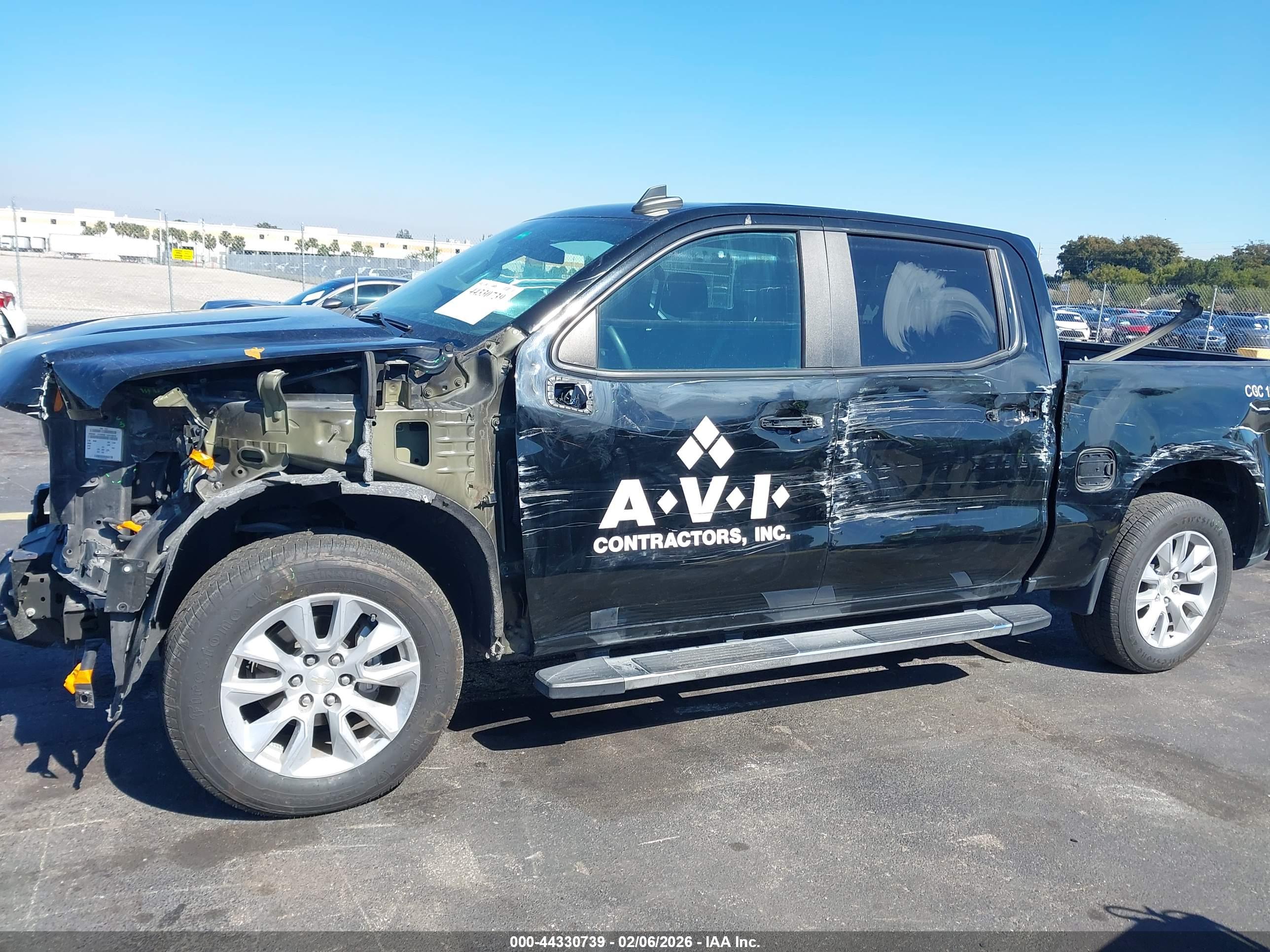 CHEVROLET SILVERADO image 6