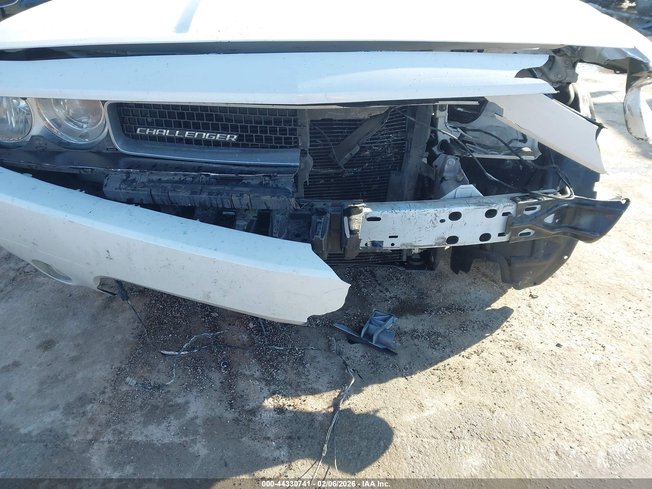 DODGE CHALLENGER image 6