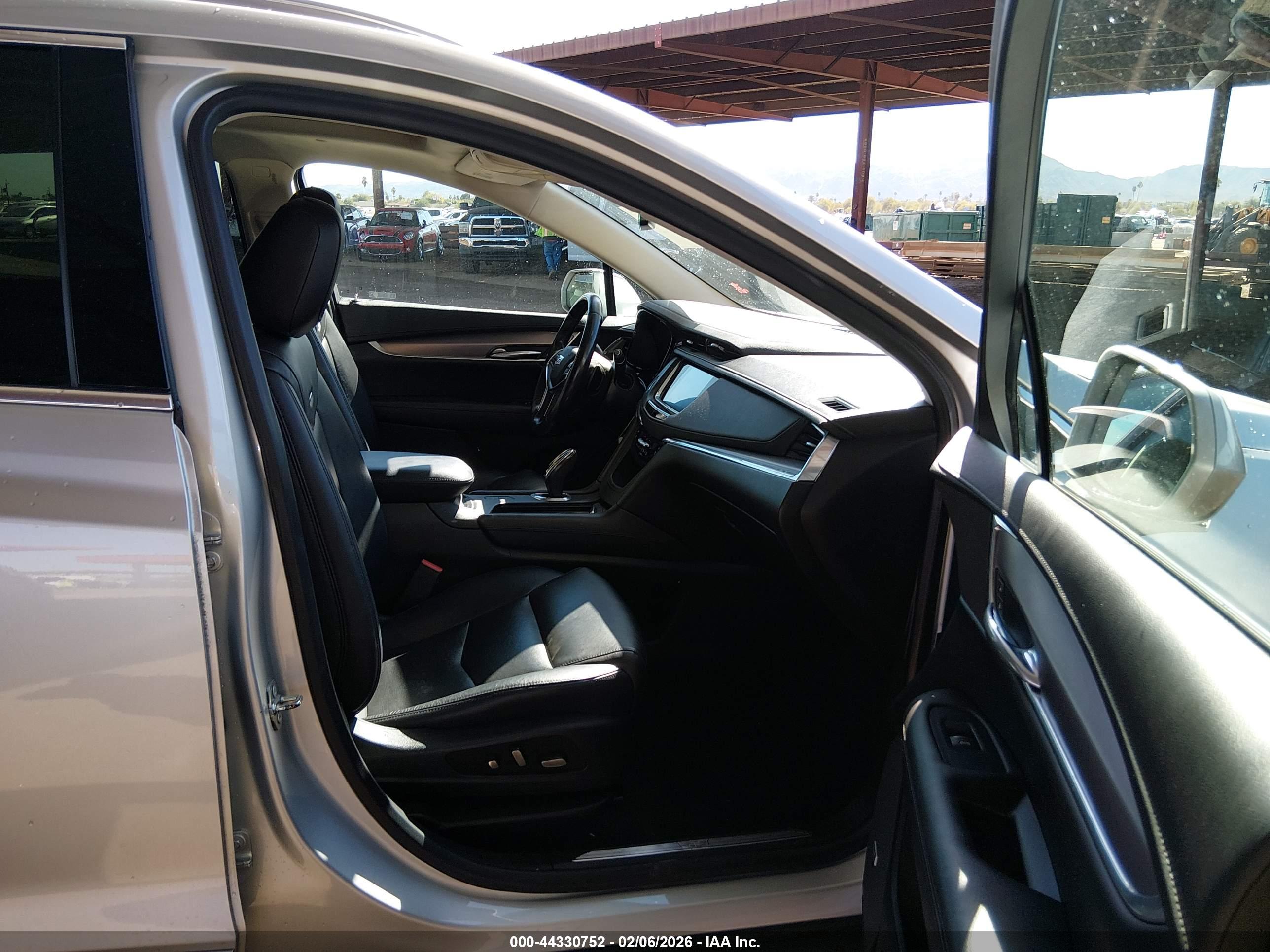 CADILLAC XT5 image 5